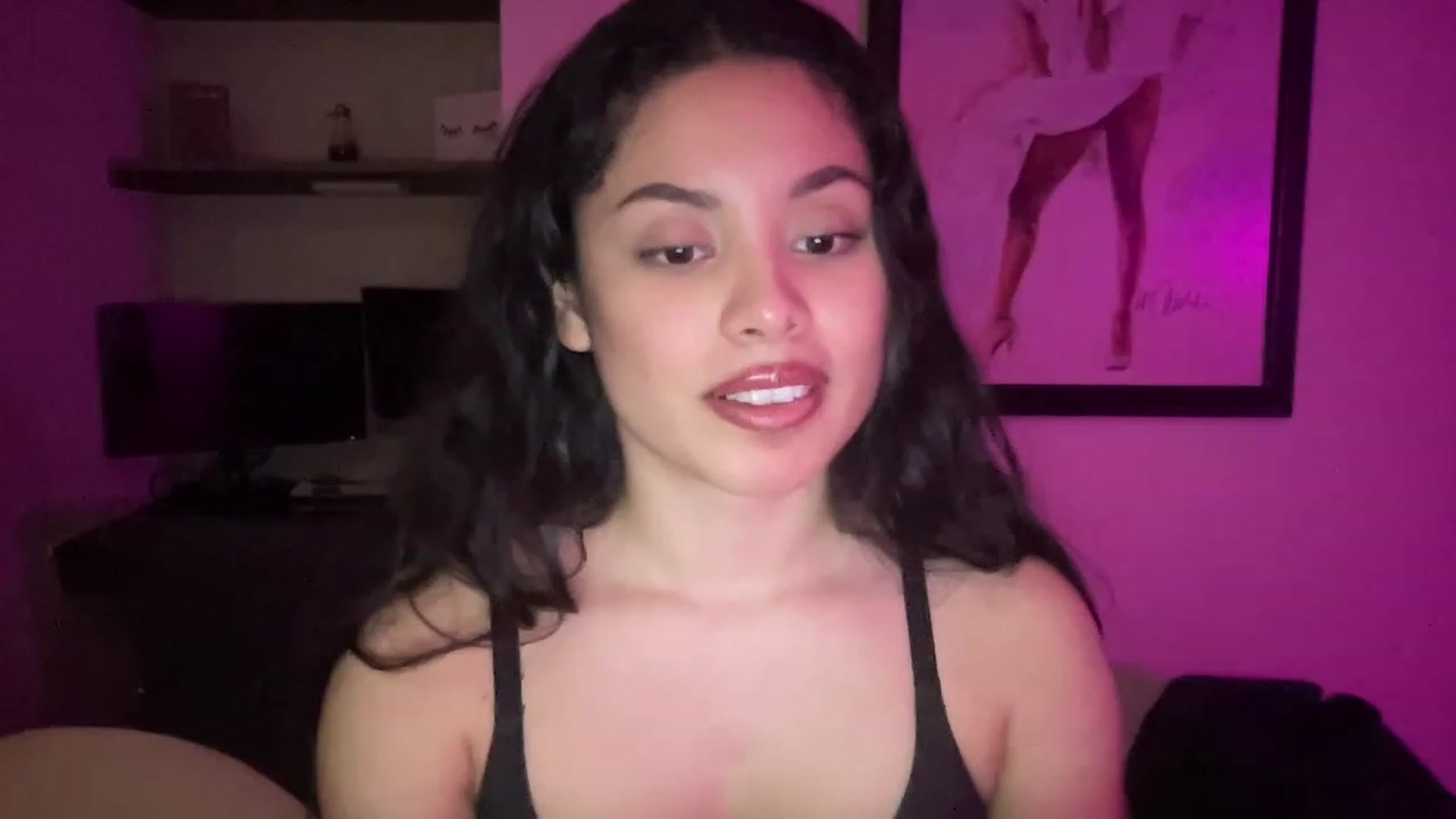 Gallery image thumbnail from Amaya_Flores's myfreecams stream on, 12/30/2022, 07:32 image 3 of 20