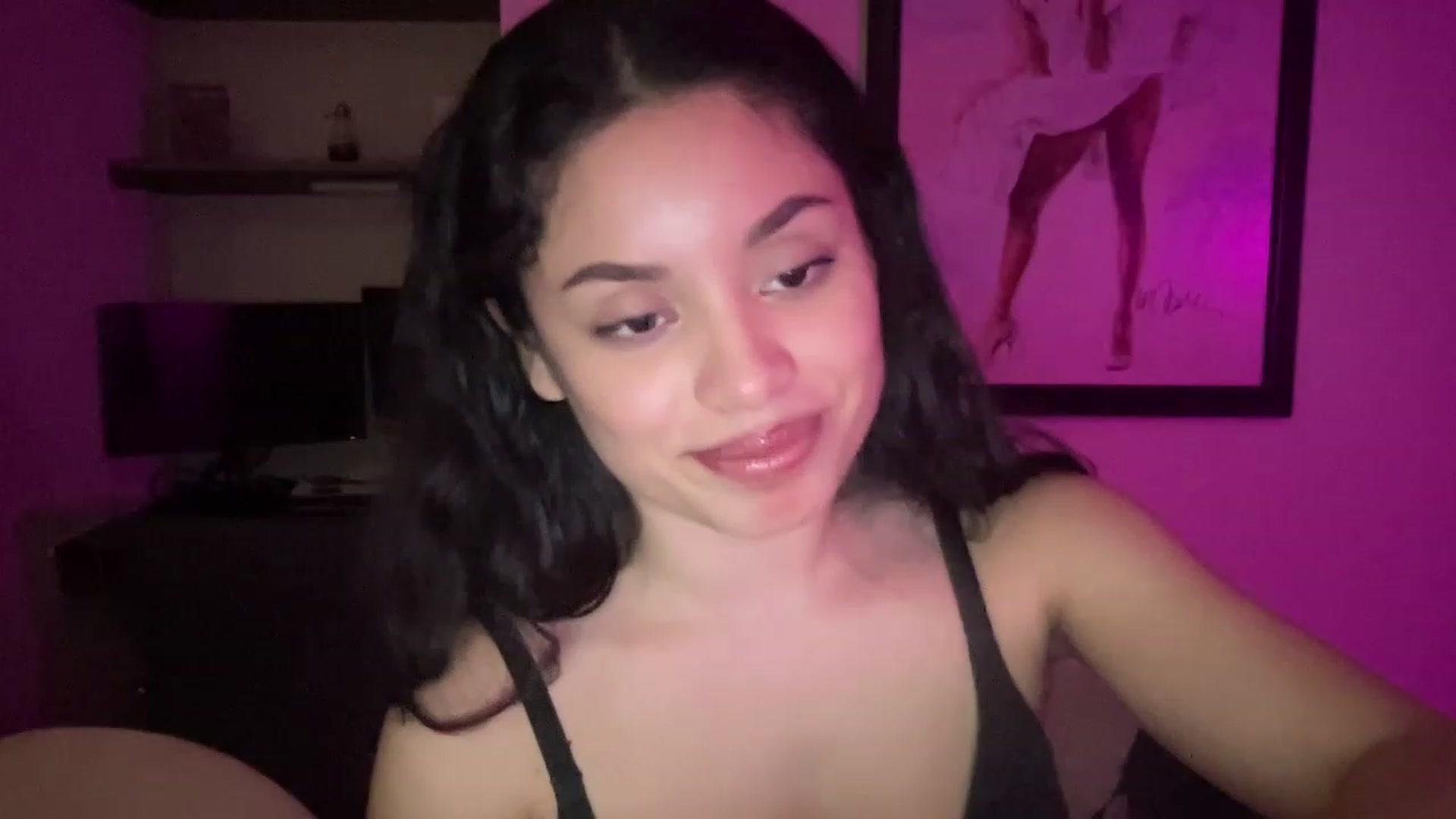 Gallery image thumbnail from Amaya_Flores's myfreecams stream on, 12/30/2022, 07:32 image 13 of 20