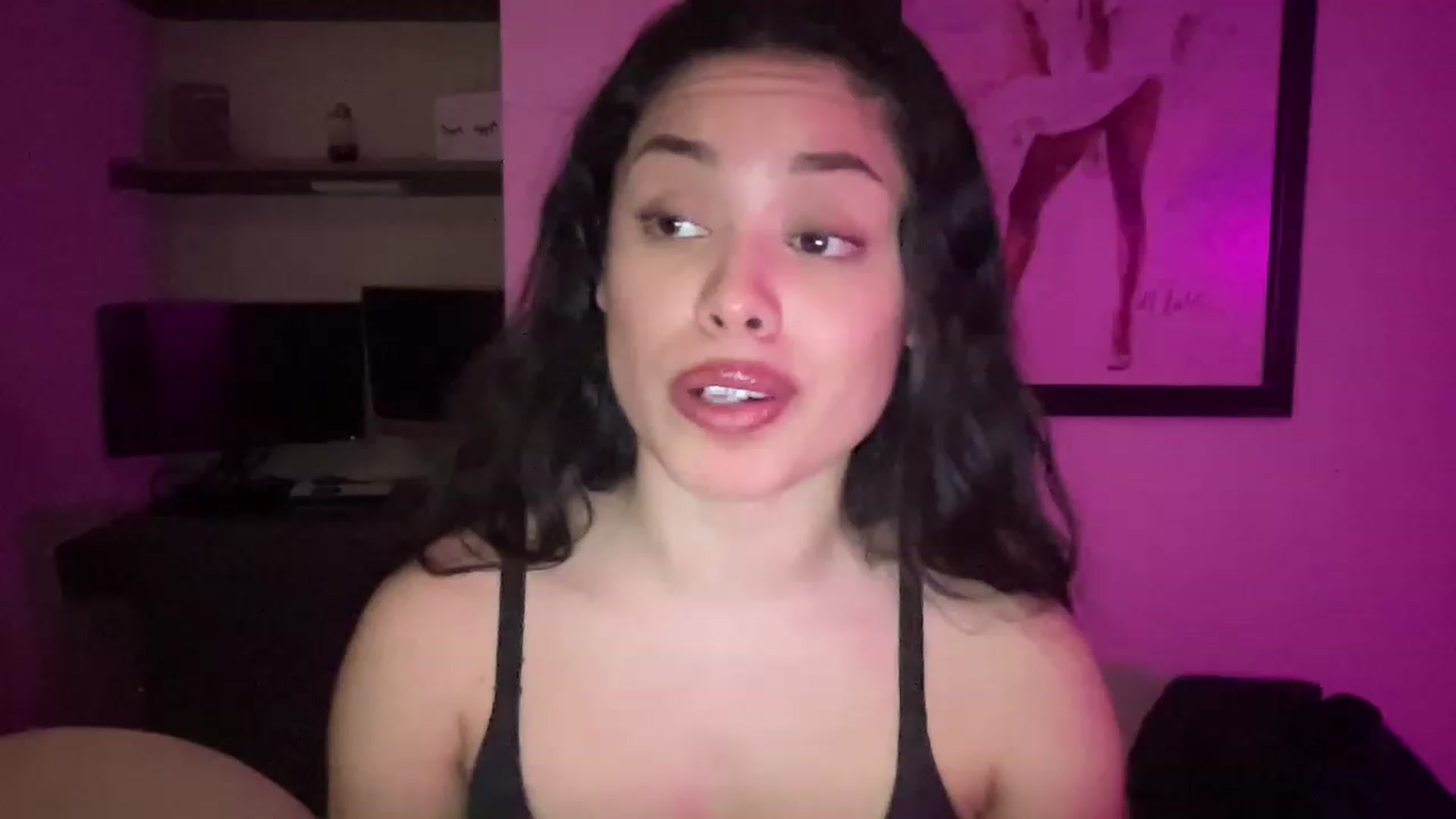 Gallery image thumbnail from Amaya_Flores's myfreecams stream on, 12/30/2022, 07:32 image 1 of 20