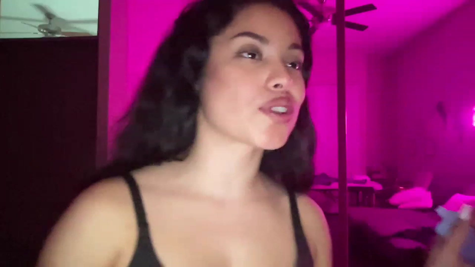 Gallery image thumbnail from Amaya_Flores's myfreecams stream on, 12/30/2022, 09:02 image 10 of 20