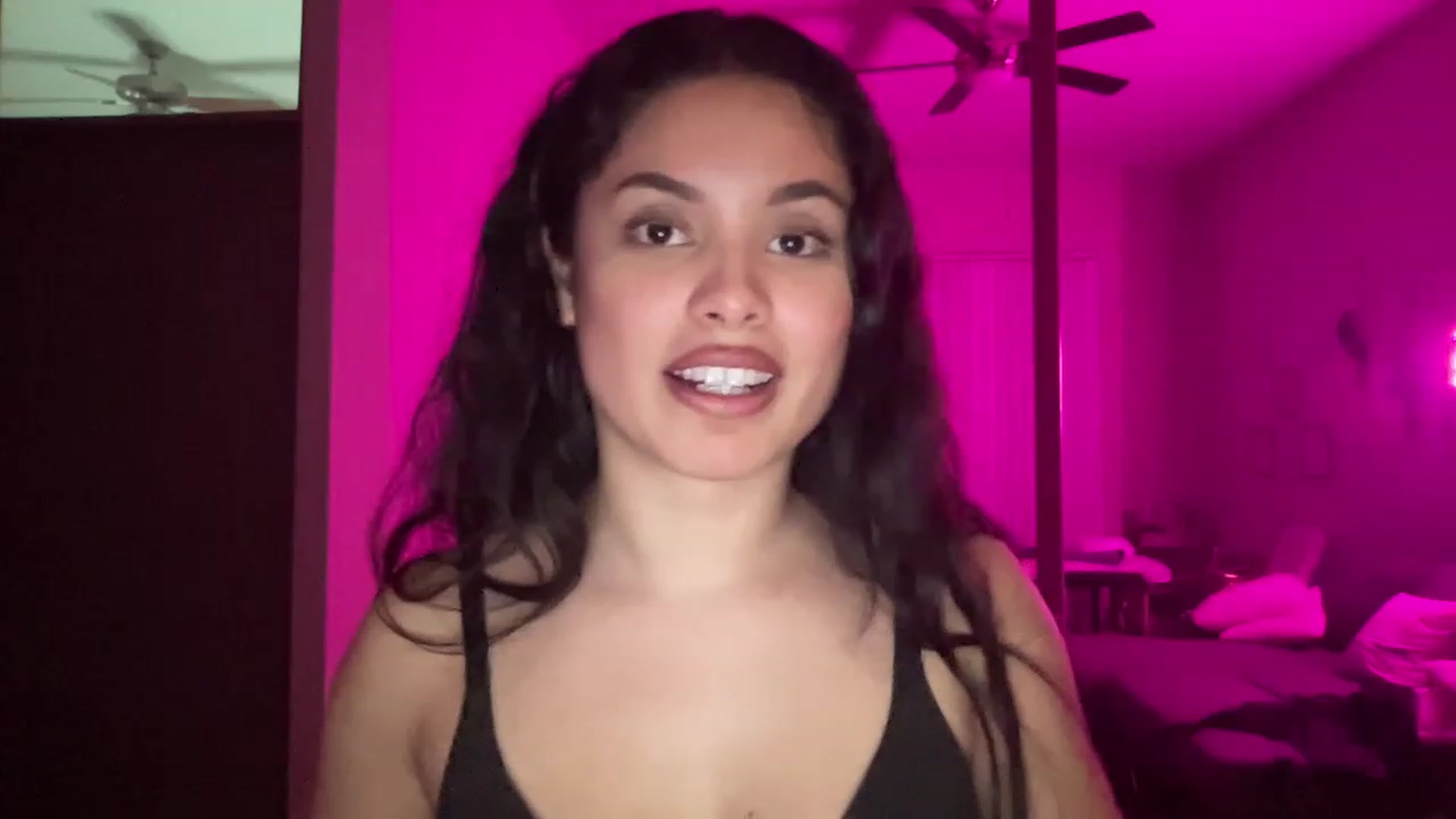 Gallery image thumbnail from Amaya_Flores's myfreecams stream on, 12/30/2022, 09:02 image 11 of 20