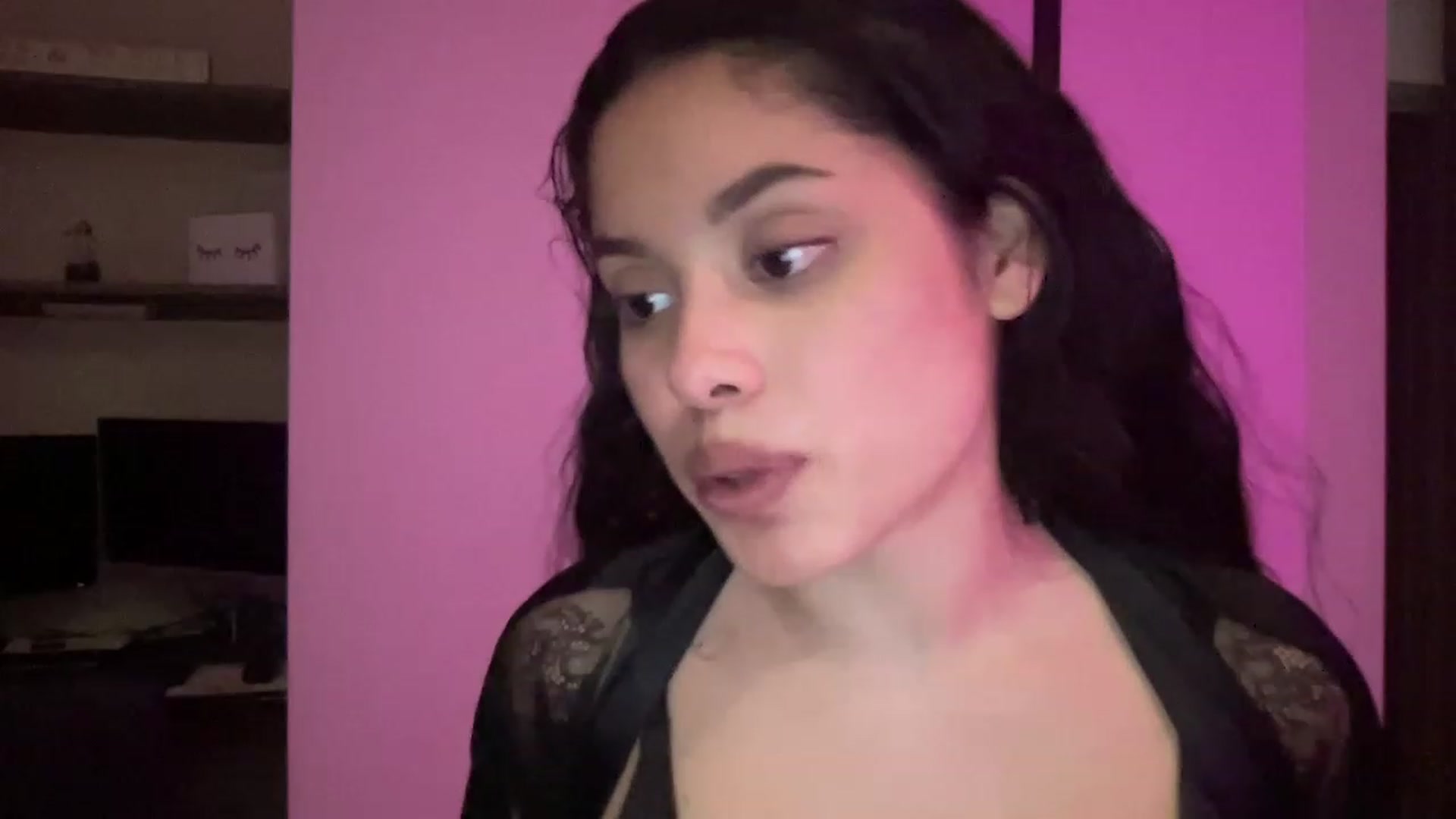 Gallery image thumbnail from Amaya_Flores's myfreecams stream on, 12/30/2022, 09:46 image 15 of 20