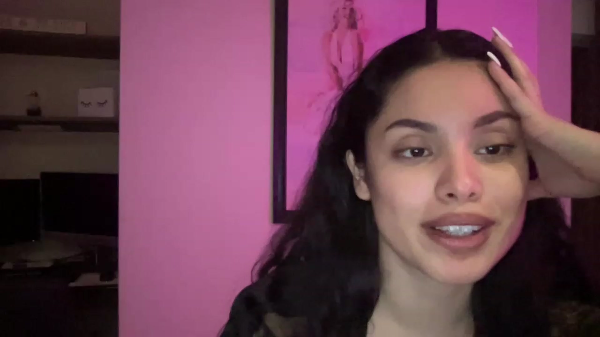 Gallery image thumbnail from Amaya_Flores's myfreecams stream on, 12/30/2022, 09:46 image 13 of 20