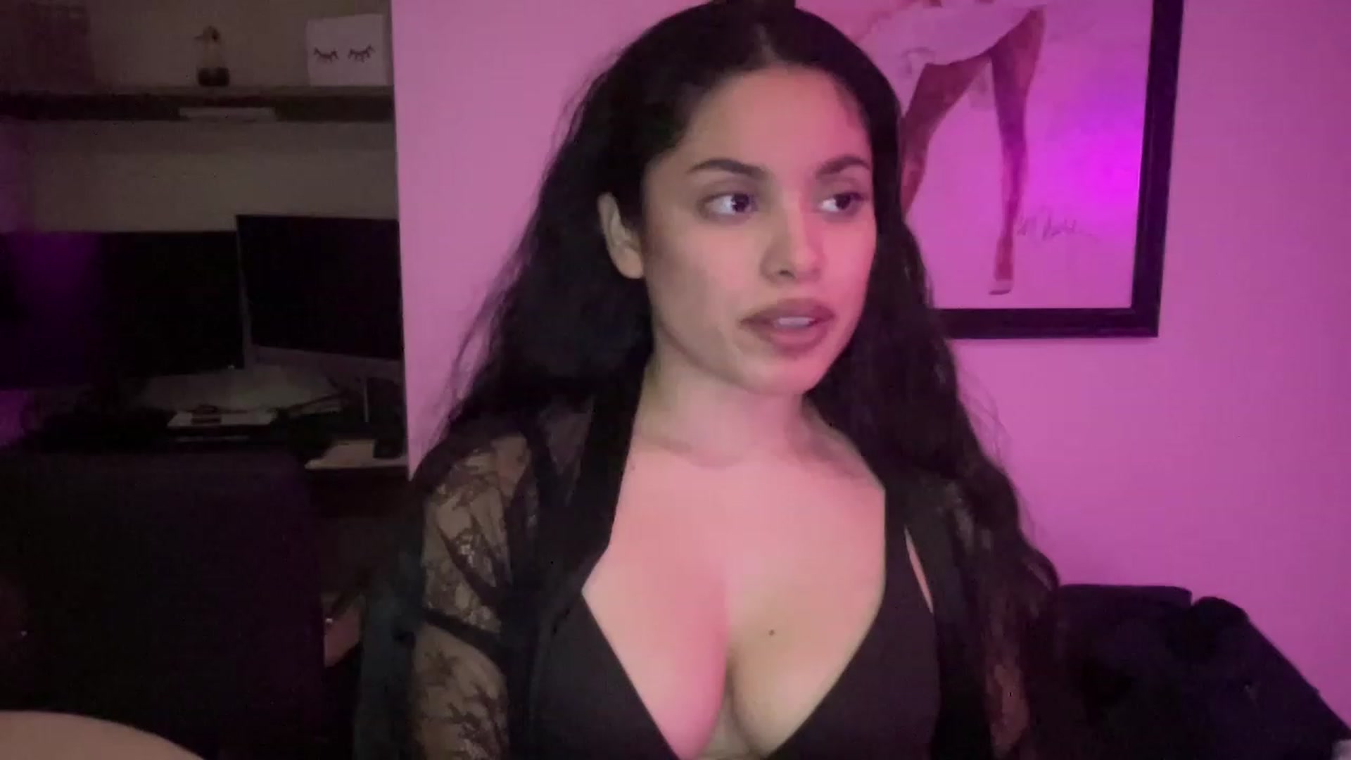 Gallery image thumbnail from Amaya_Flores's myfreecams stream on, 12/30/2022, 09:46 image 18 of 20