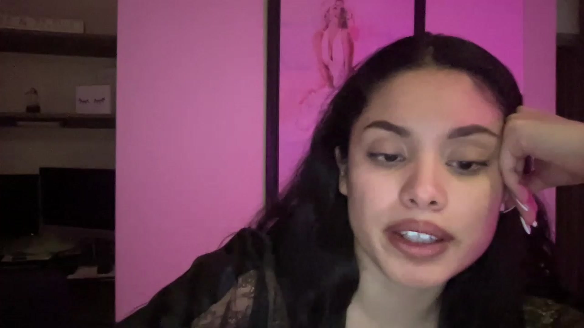 Gallery image thumbnail from Amaya_Flores's myfreecams stream on, 12/30/2022, 09:46 image 12 of 20