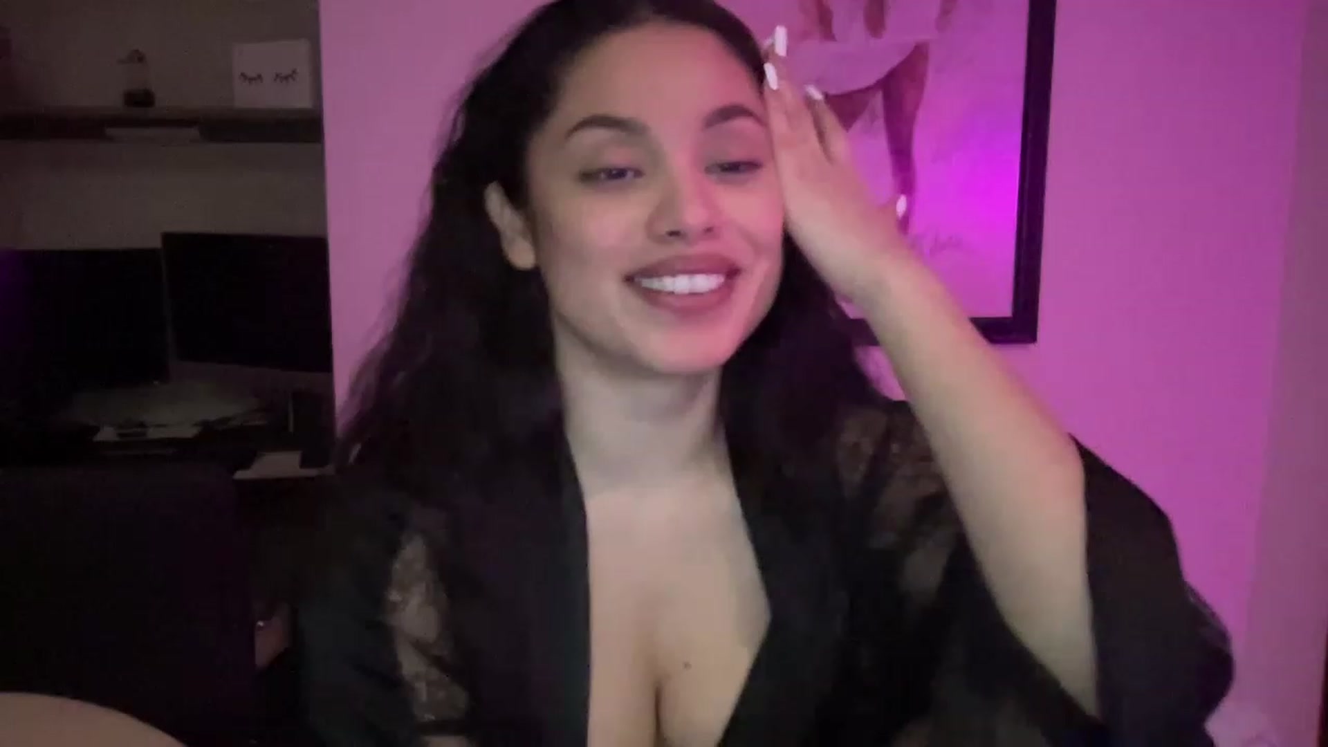 Gallery image thumbnail from Amaya_Flores's myfreecams stream on, 12/30/2022, 09:46 image 5 of 20