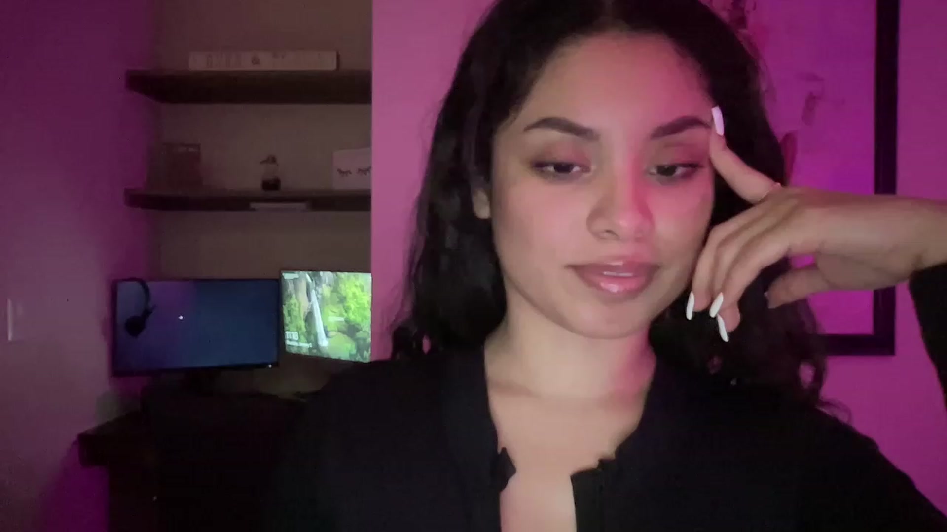 Gallery image thumbnail from Amaya_Flores's myfreecams stream on, 01/06/2023, 05:40 image 13 of 20