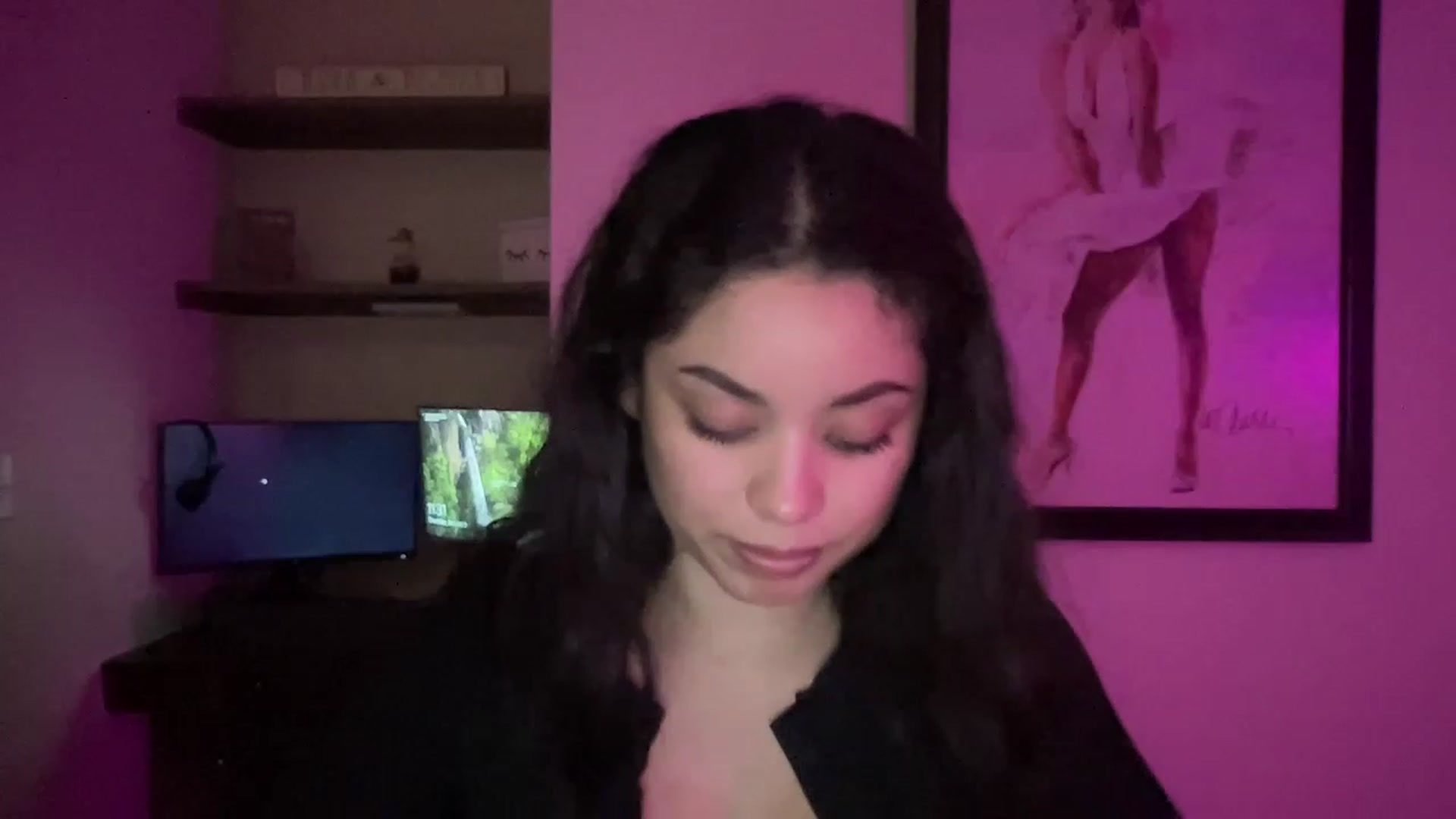 Gallery image thumbnail from Amaya_Flores's myfreecams stream on, 01/06/2023, 05:40 image 18 of 20