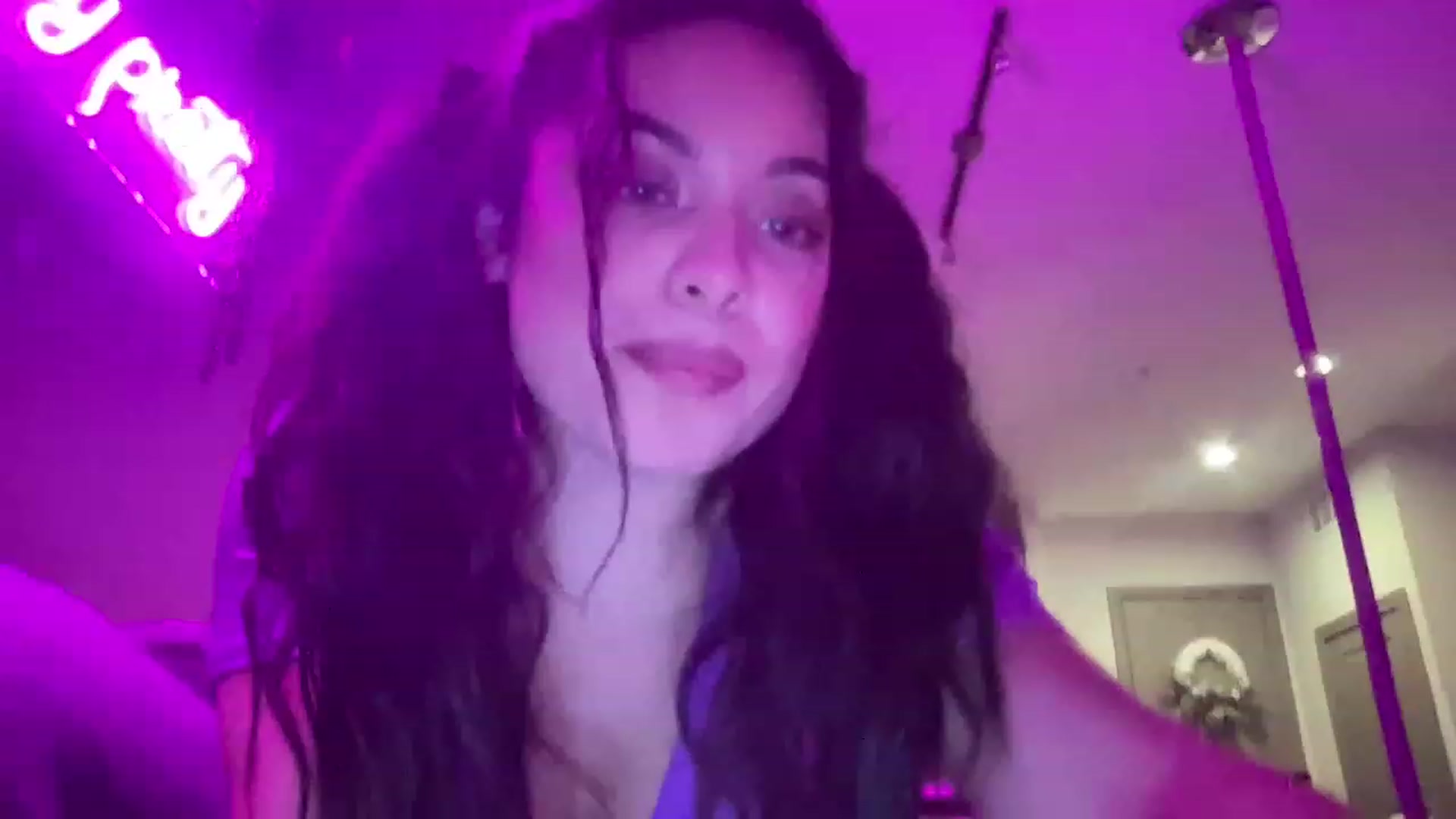 Gallery image thumbnail from Amaya_Flores's myfreecams stream on, 02/17/2023, 09:26 image 19 of 20