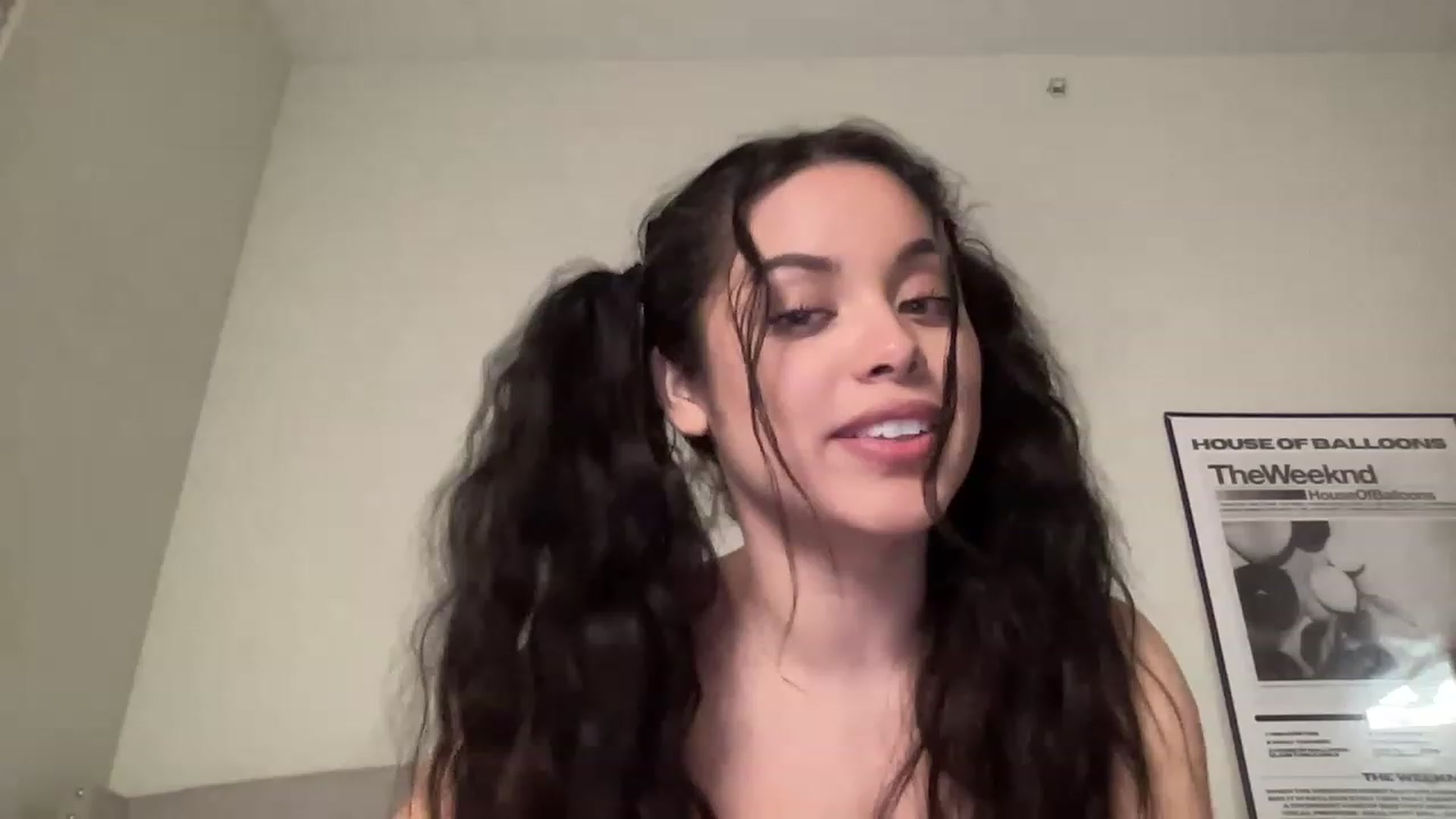 Gallery image thumbnail from Amaya_Flores's myfreecams stream on, 02/17/2023, 12:09 image 6 of 20