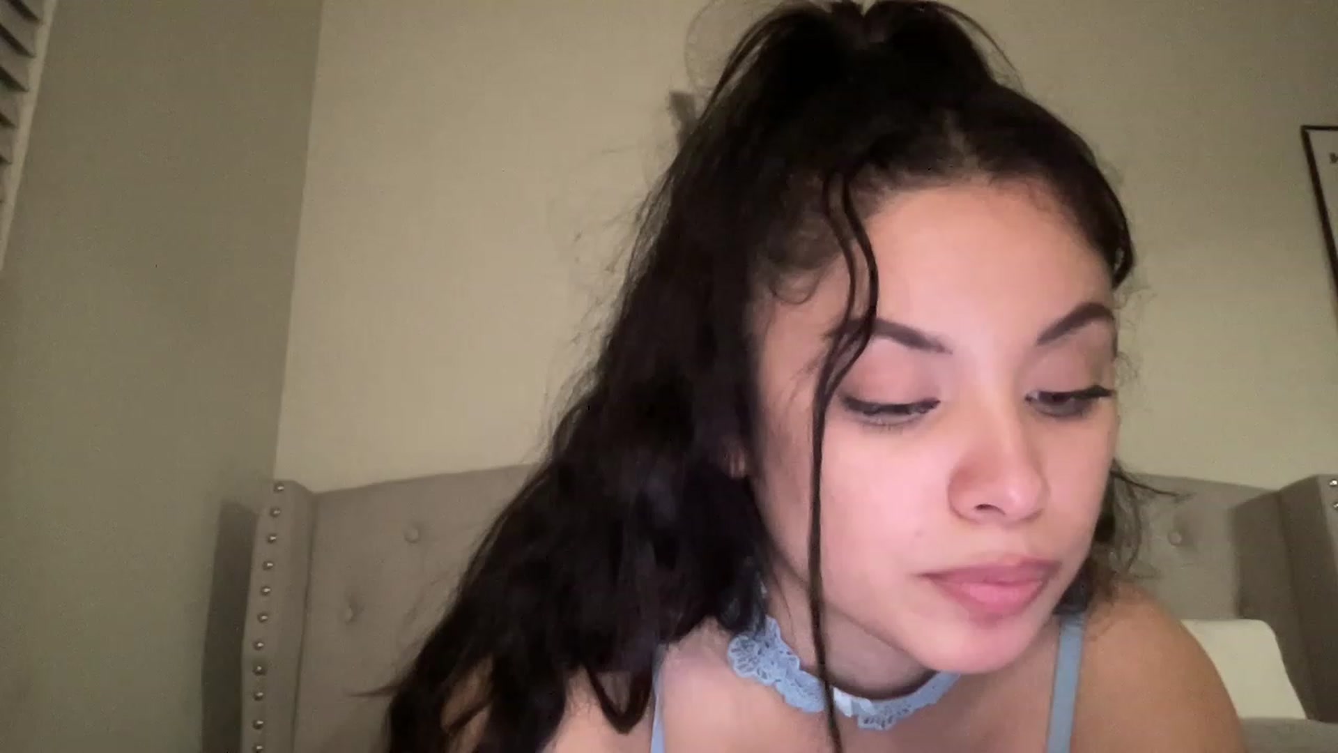 Gallery image thumbnail from Amaya_Flores's myfreecams stream on, 02/21/2023, 06:52 image 15 of 20