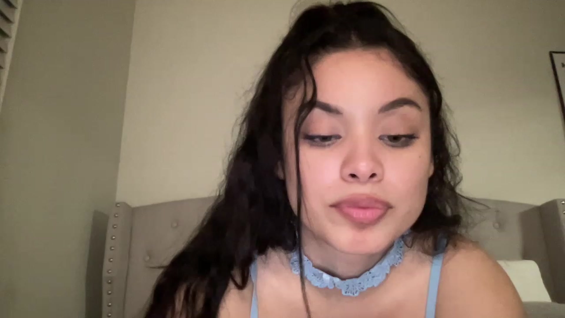 Gallery image thumbnail from Amaya_Flores's myfreecams stream on, 02/21/2023, 06:52 image 17 of 20