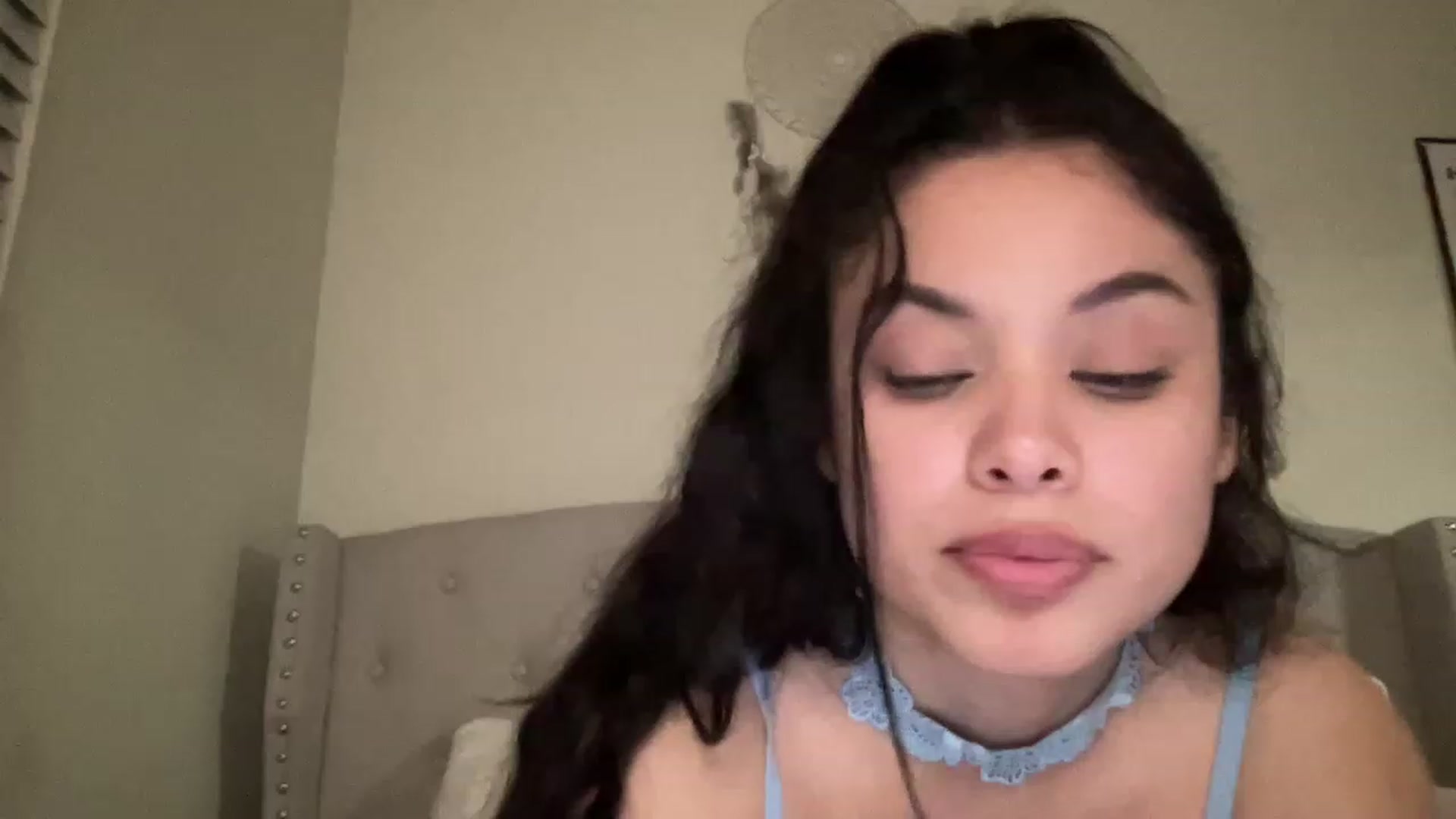 Gallery image thumbnail from Amaya_Flores's myfreecams stream on, 02/21/2023, 06:52 image 13 of 20