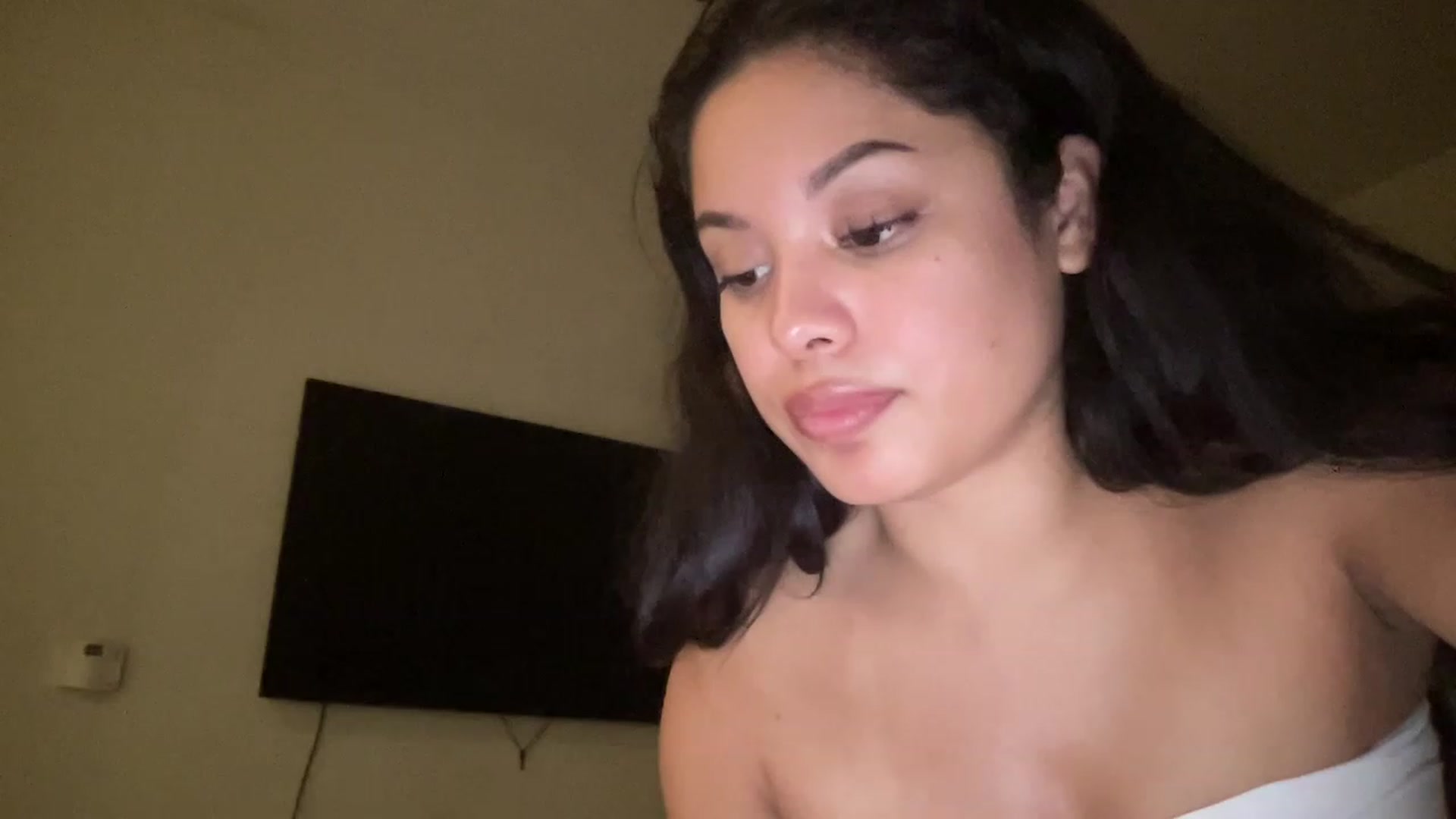 Gallery image thumbnail from Amaya_Flores's myfreecams stream on, 03/17/2023, 09:15 image 14 of 20
