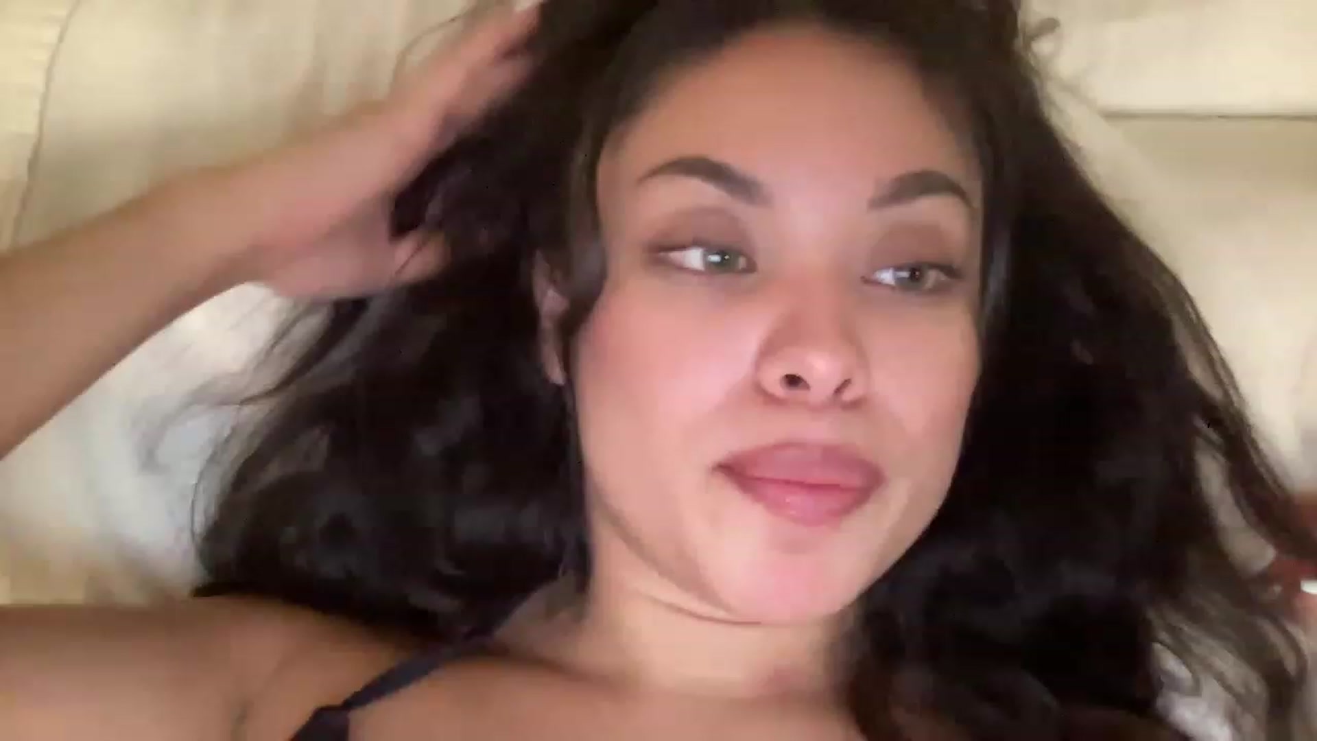 Gallery image thumbnail from Amaya_Flores's myfreecams stream on, 05/09/2023, 08:57 image 17 of 20