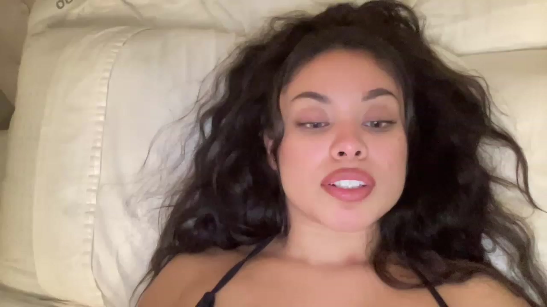 Gallery image thumbnail from Amaya_Flores's myfreecams stream on, 05/09/2023, 08:57 image 20 of 20