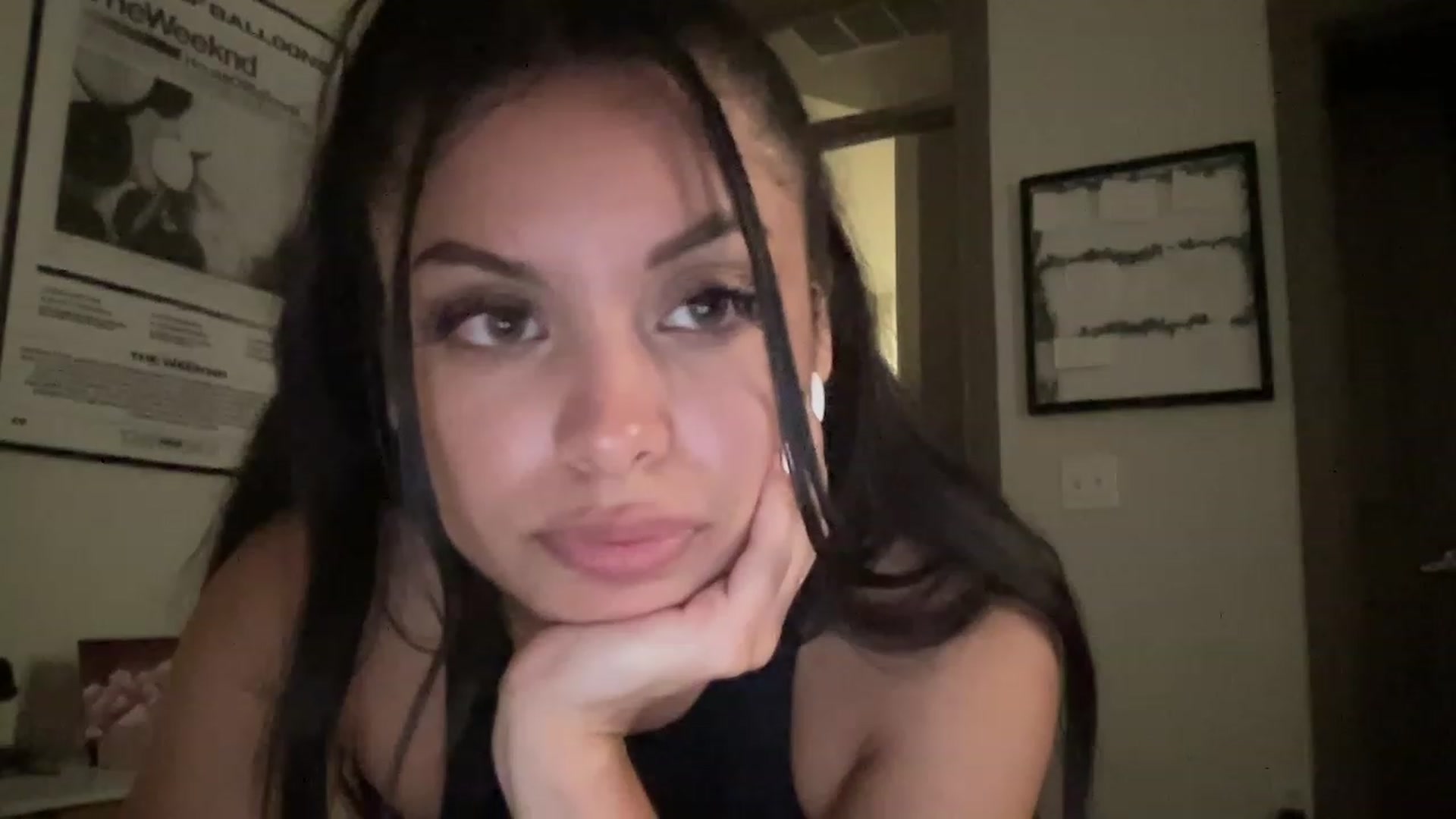 Gallery image thumbnail from Amaya_Flores's myfreecams stream on, 06/01/2023, 10:23 image 3 of 20