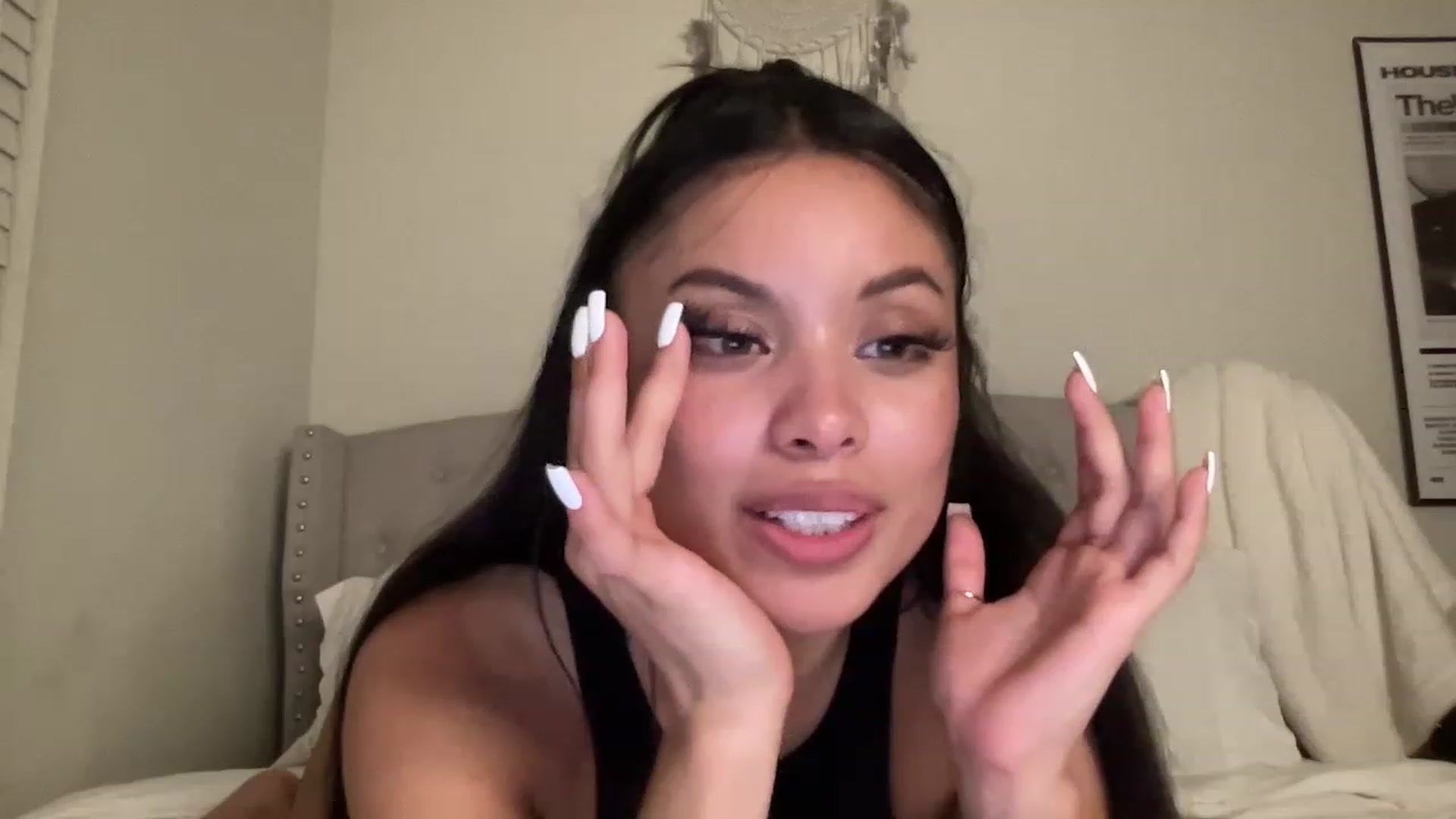 Gallery image thumbnail from Amaya_Flores's myfreecams stream on, 06/01/2023, 11:30 image 8 of 20