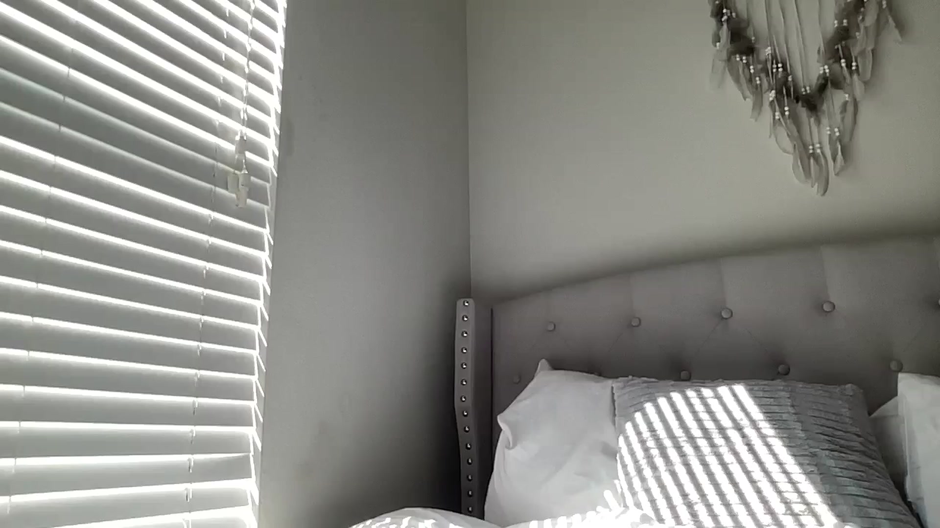 Gallery image thumbnail from Amaya_Flores's myfreecams stream on, 09/04/2023, 21:15 image 3 of 20