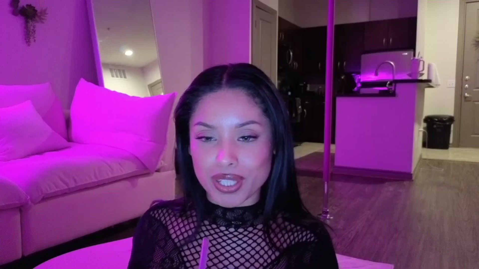 Gallery image thumbnail from Amaya_Flores's myfreecams stream on, 12/28/2025, 13:51 image 9 of 20