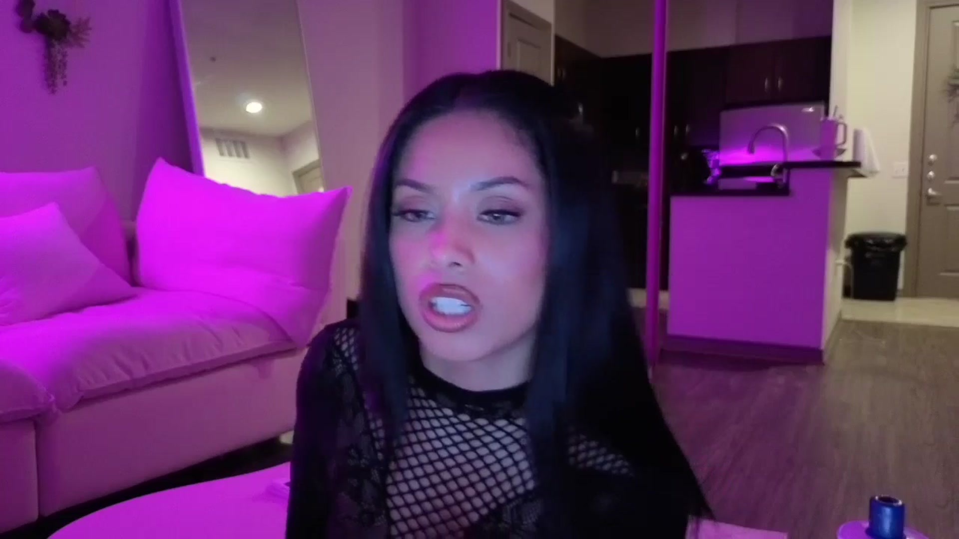 Gallery image thumbnail from Amaya_Flores's myfreecams stream on, 12/28/2025, 13:51 image 18 of 20