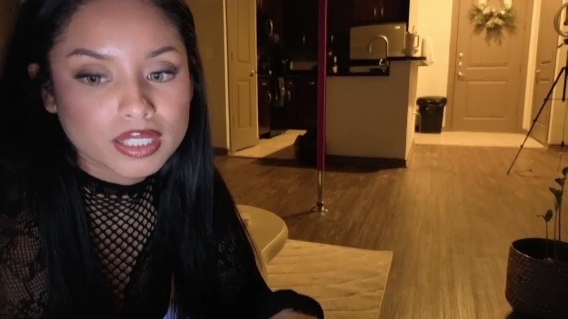 Gallery image thumbnail from Amaya_Flores's myfreecams stream on, 12/28/2025, 13:51 image 3 of 20