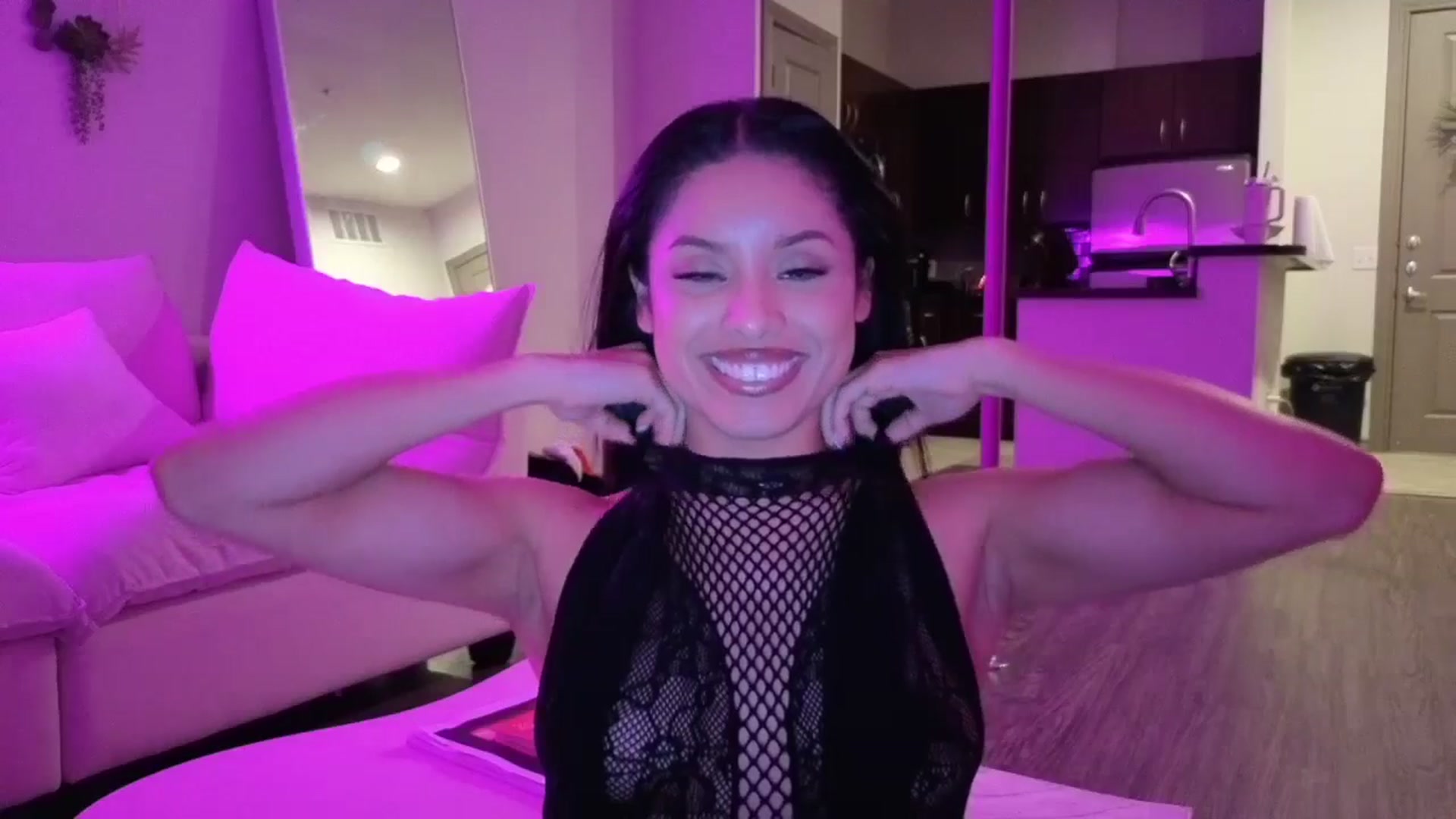 Gallery image thumbnail from Amaya_Flores's myfreecams stream on, 12/28/2025, 13:51 image 10 of 20
