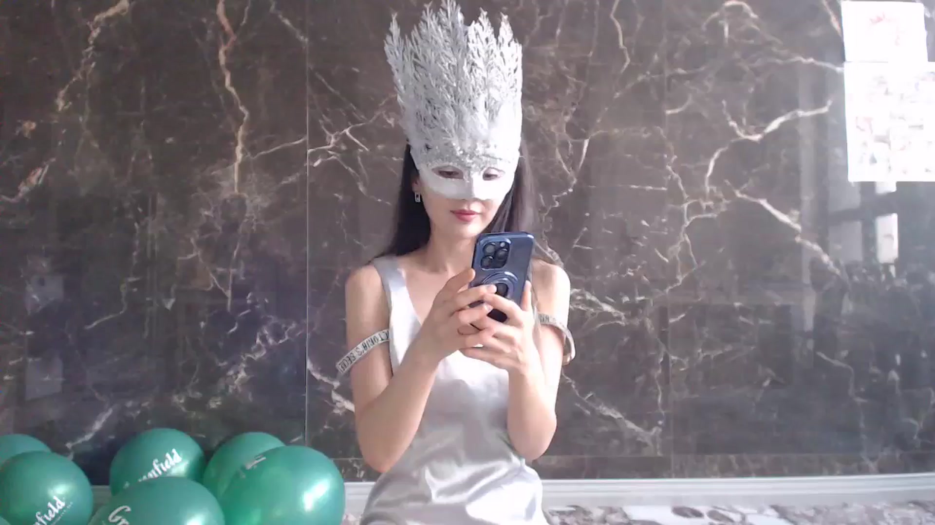 Gallery image thumbnail from AmazinAznLuv's myfreecams stream on, 12/31/2023, 12:31 image 1 of 20