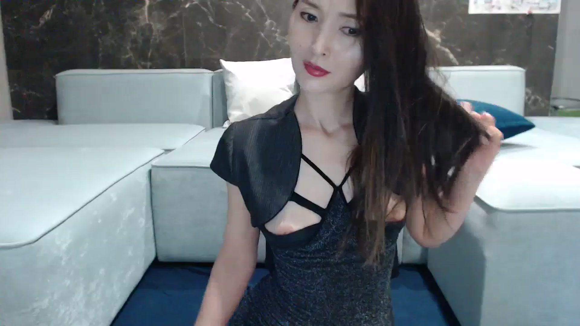 Gallery image thumbnail from AmazinAznLuv's myfreecams stream on, 03/23/2024, 17:34 image 6 of 20