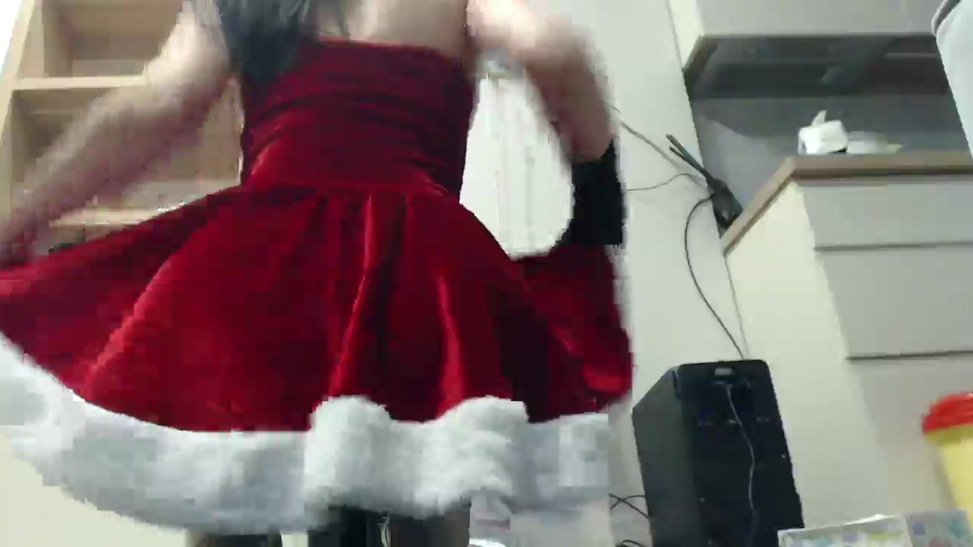 Gallery image thumbnail from AmazinAznLuv's myfreecams stream on, 12/25/2024, 14:21 image 19 of 20