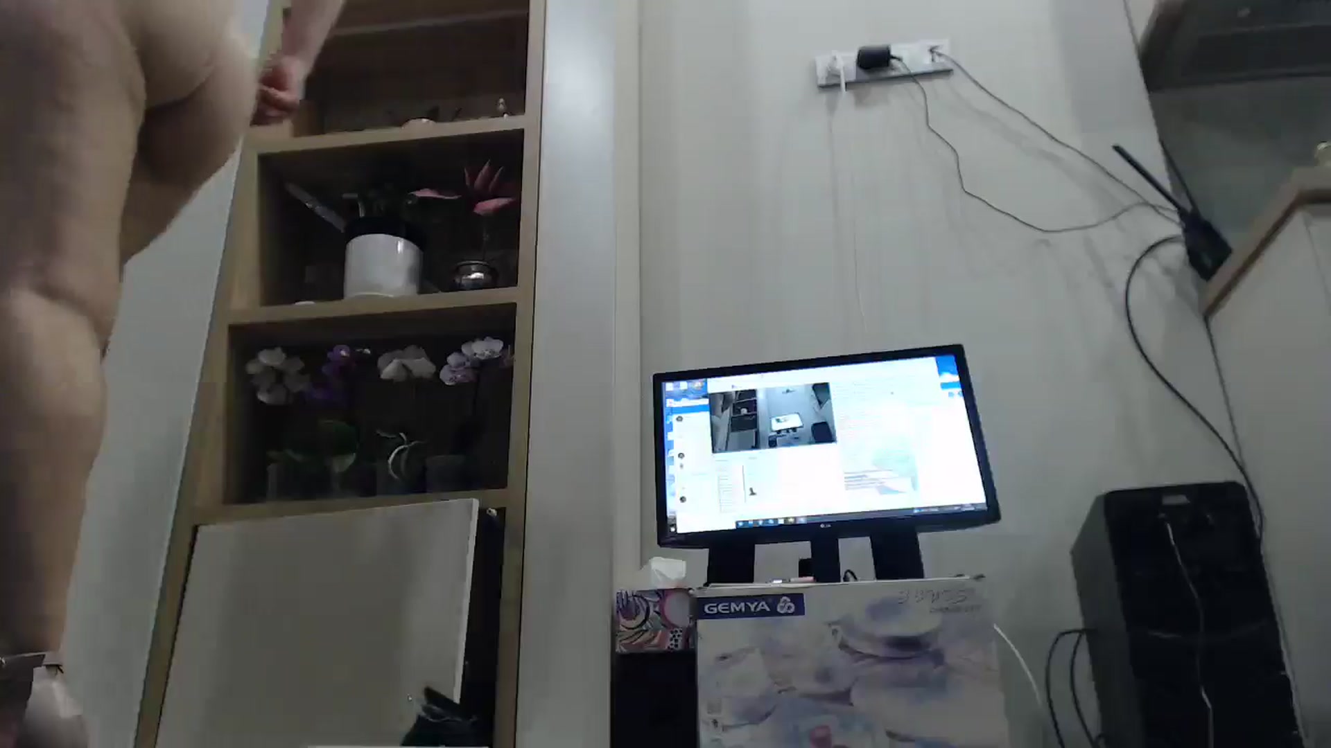 Gallery image thumbnail from AmazinAznLuv's myfreecams stream on, 04/18/2025, 18:12 image 7 of 20