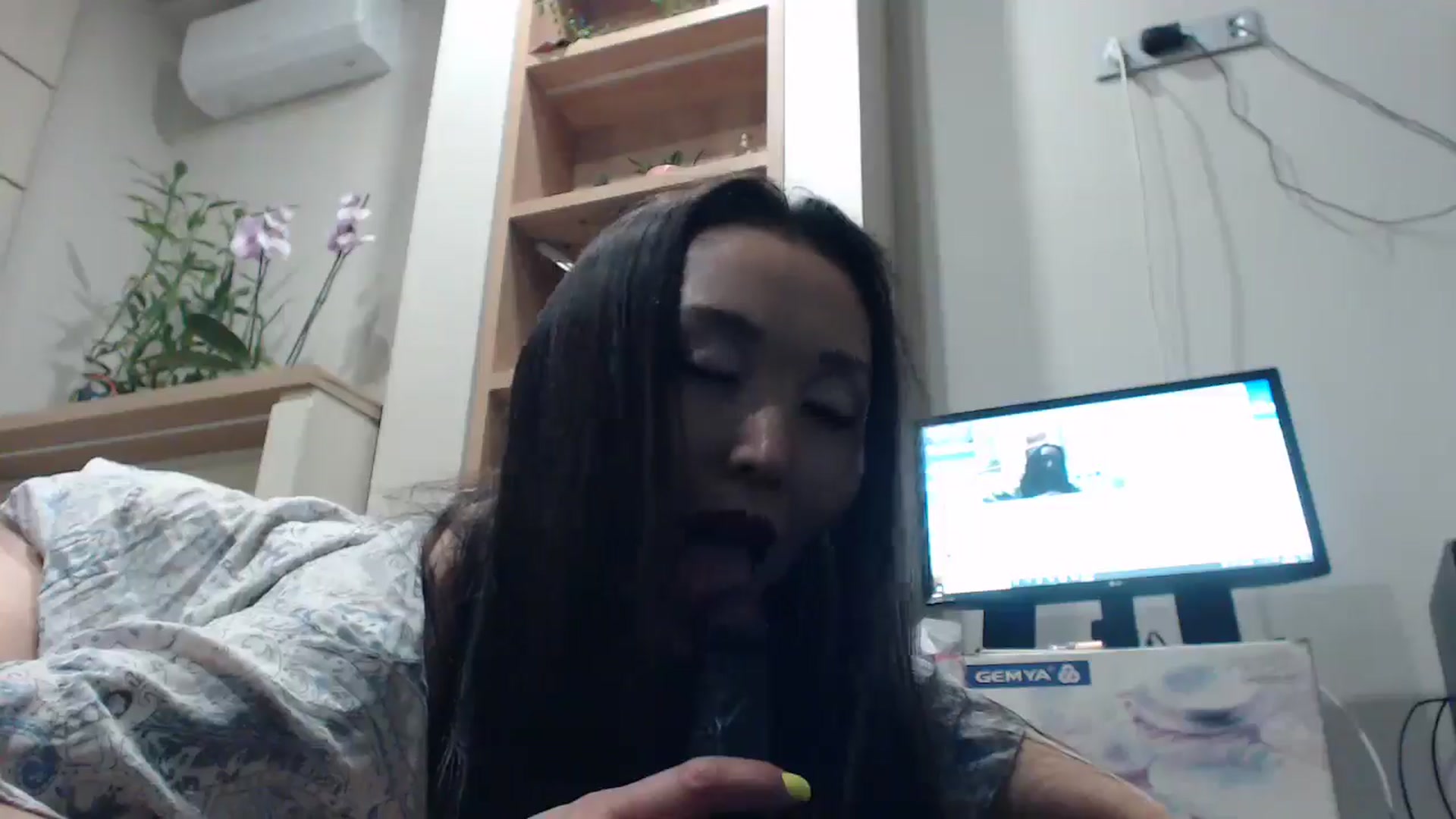 Gallery image thumbnail from AmazinAznLuv's myfreecams stream on, 04/18/2025, 18:12 image 17 of 20