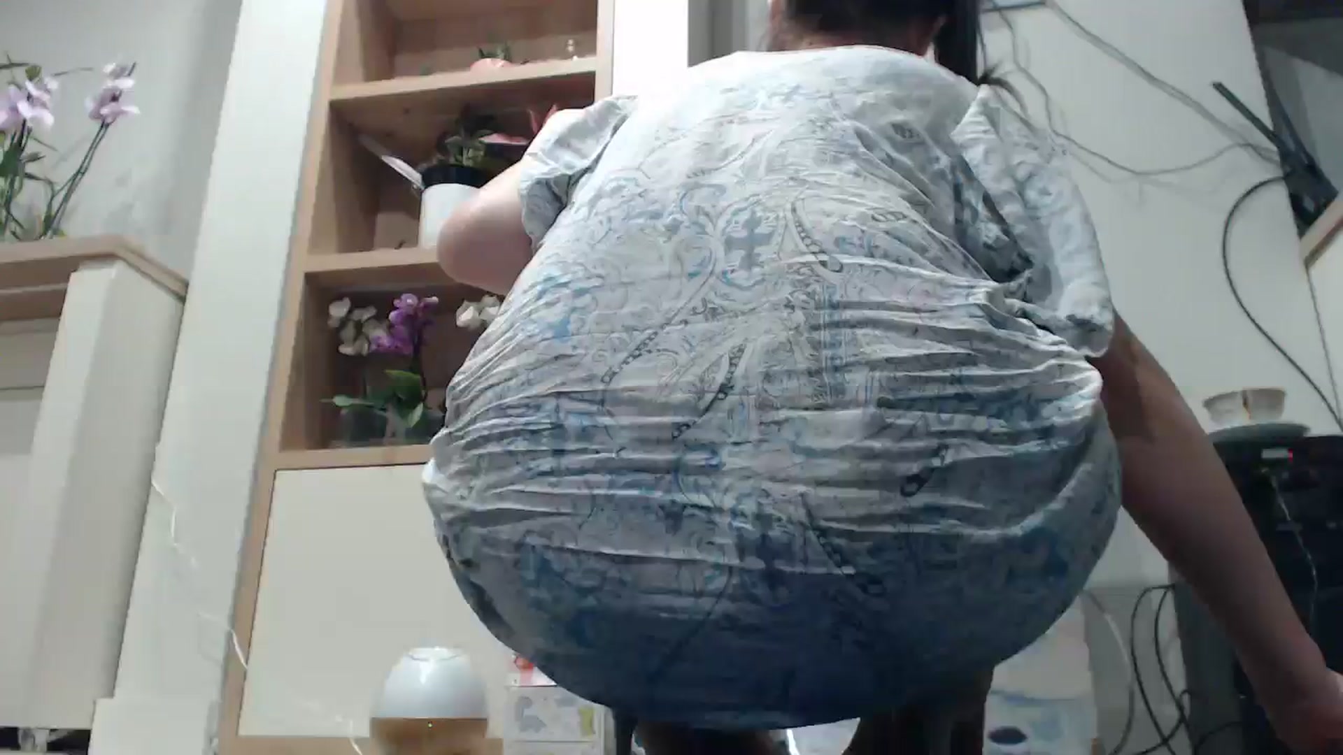Gallery image thumbnail from AmazinAznLuv's myfreecams stream on, 04/19/2025, 19:04 image 2 of 20