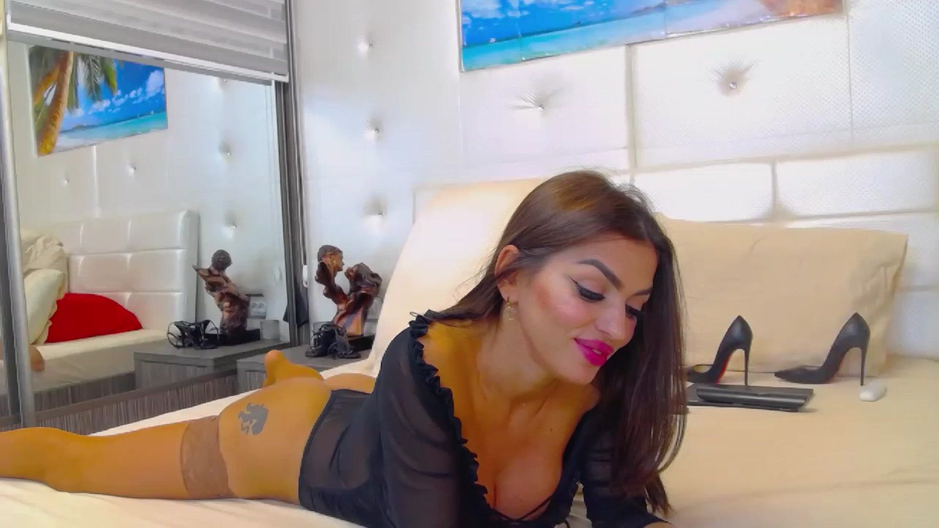 Gallery image thumbnail from AmazingAssOne's myfreecams stream on, 12/01/2022, 20:14 image 10 of 20
