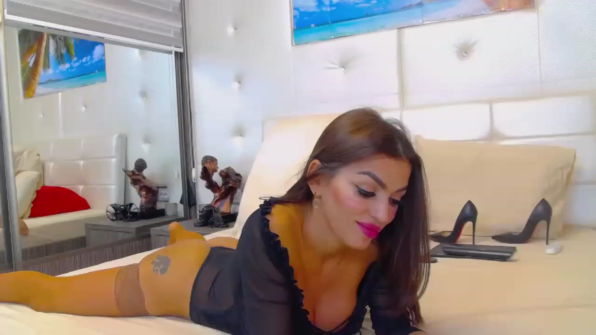 Gallery image thumbnail from AmazingAssOne's myfreecams stream on, 12/01/2022, 20:14 image 7 of 20