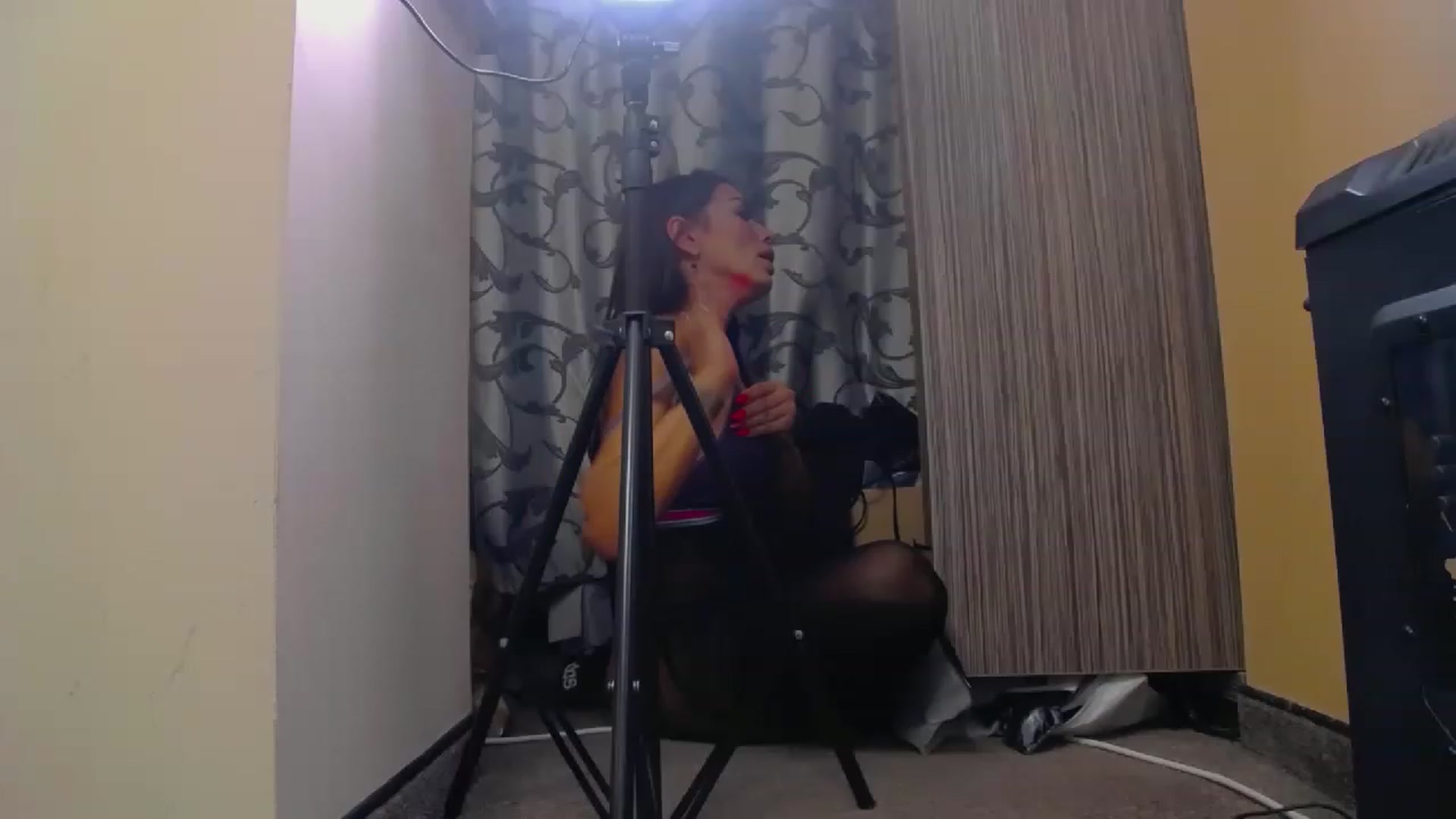 Gallery image thumbnail from AmazingAssOne's myfreecams stream on, 12/28/2022, 23:18 image 11 of 20