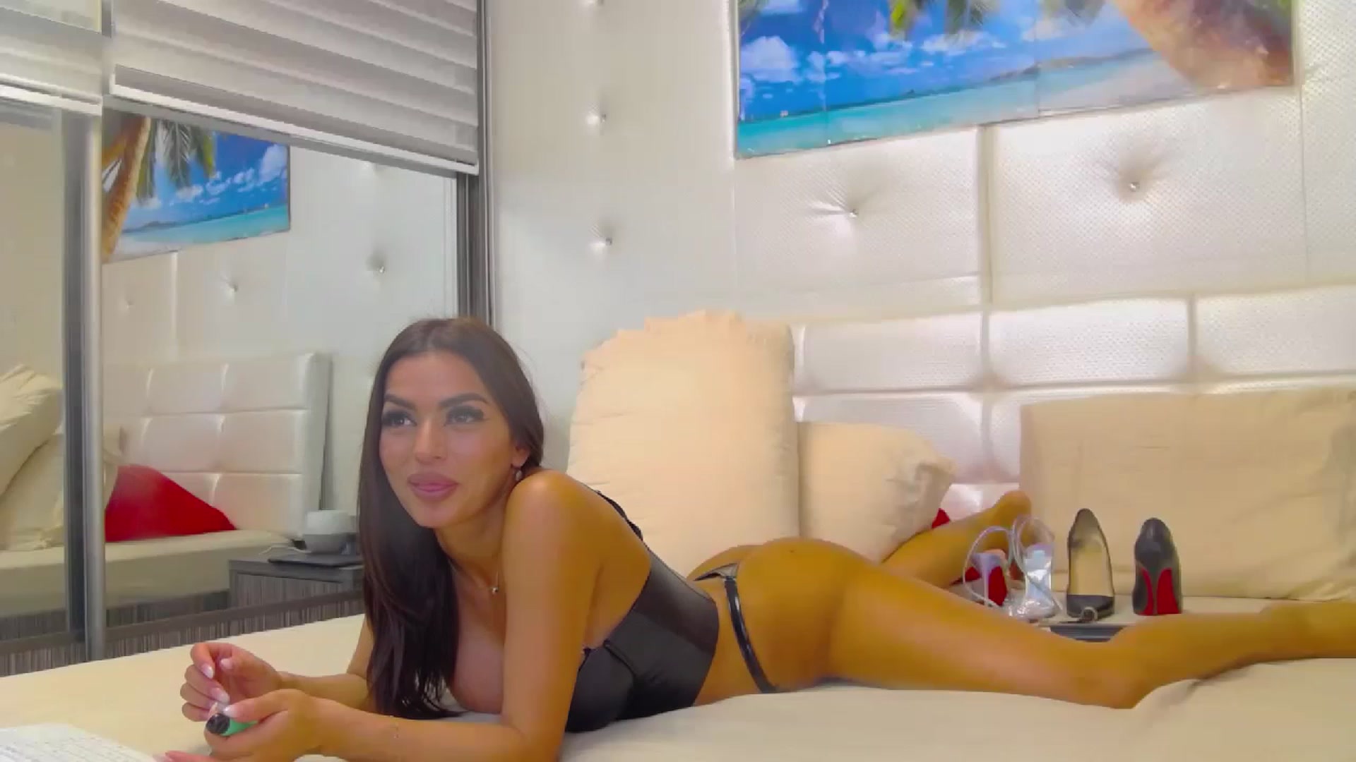 Gallery image thumbnail from AmazingAssOne's myfreecams stream on, 02/15/2023, 21:55 image 2 of 20