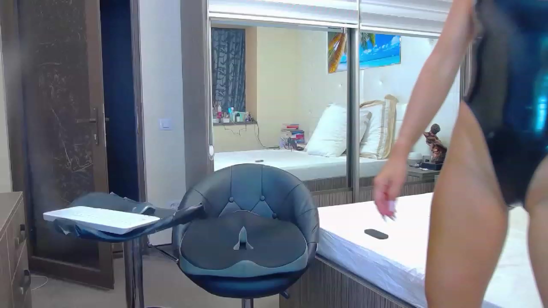 Gallery image thumbnail from AmazingAssOne's myfreecams stream on, 06/26/2023, 19:52 image 11 of 20
