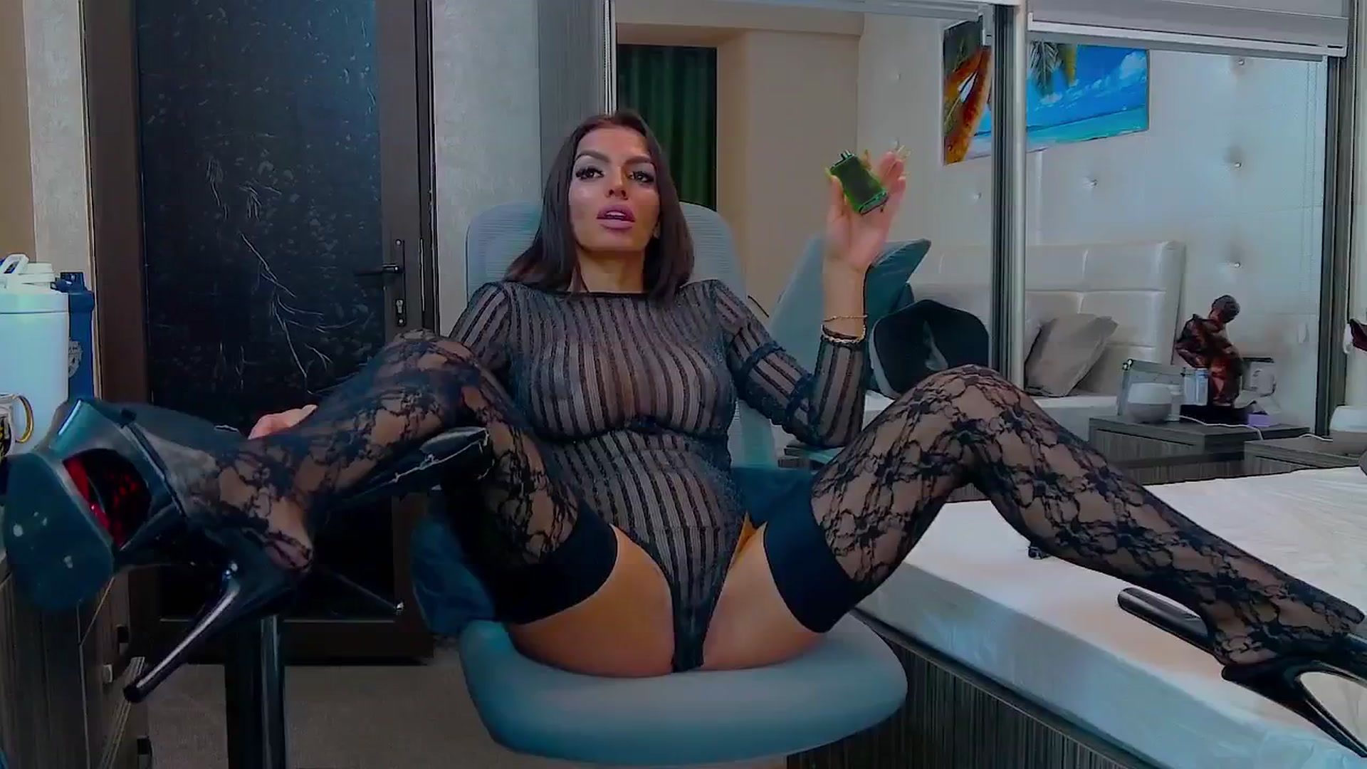 Gallery image thumbnail from AmazingAssOne's myfreecams stream on, 12/30/2024, 19:07 image 17 of 20