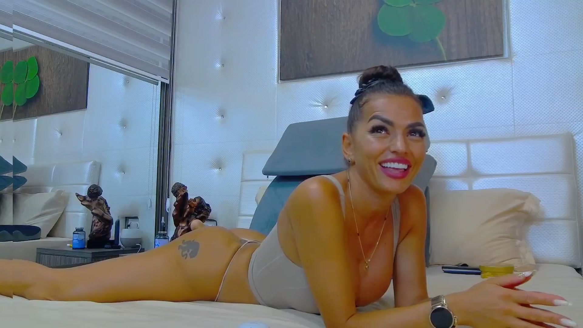 Gallery image thumbnail from AmazingAssOne's myfreecams stream on, 06/10/2025, 19:52 image 11 of 20
