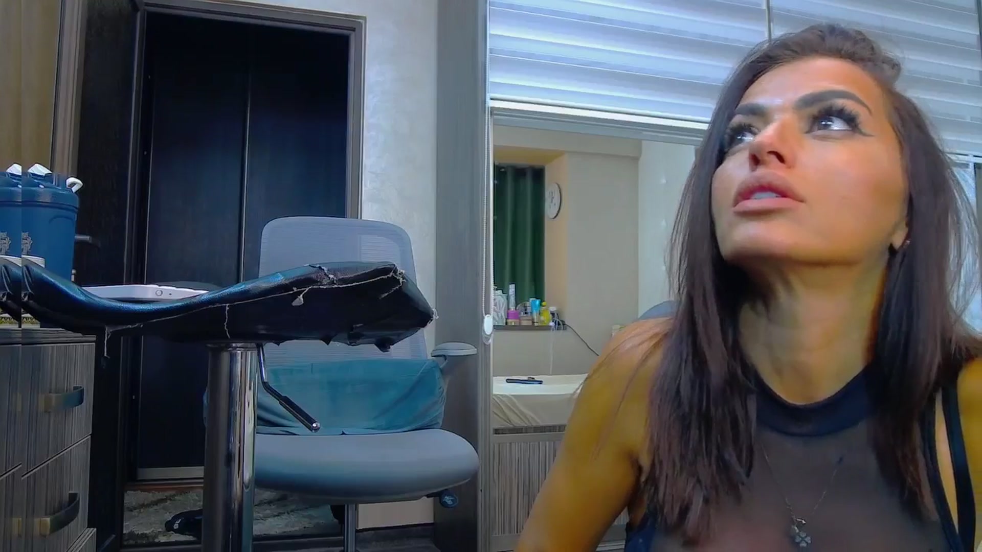 Gallery image thumbnail from AmazingAssOne's myfreecams stream on, 06/15/2025, 19:15 image 14 of 20