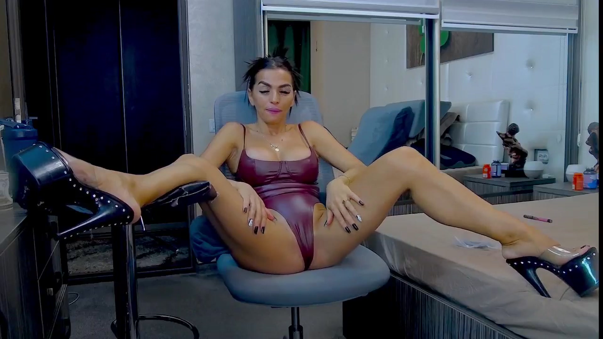 Gallery image thumbnail from AmazingAssOne's myfreecams stream on, 07/27/2025, 19:15 image 14 of 20