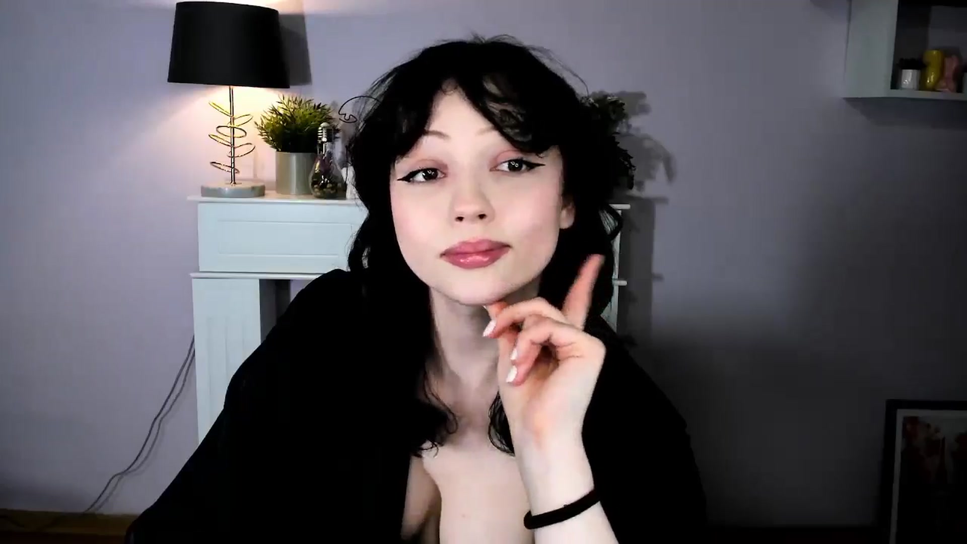 Gallery image thumbnail from AmazingDENISE's myfreecams stream on, 04/14/2026, 24:47 image 4 of 20
