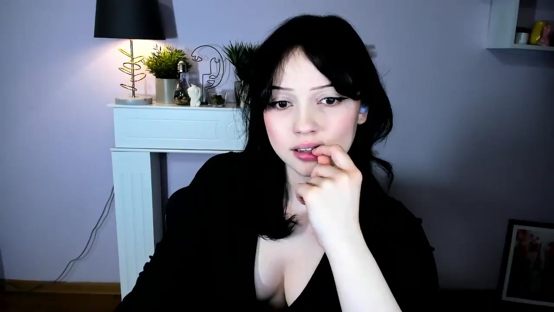 Gallery image thumbnail from AmazingDENISE's myfreecams stream on, 04/21/2026, 24:24 image 14 of 20