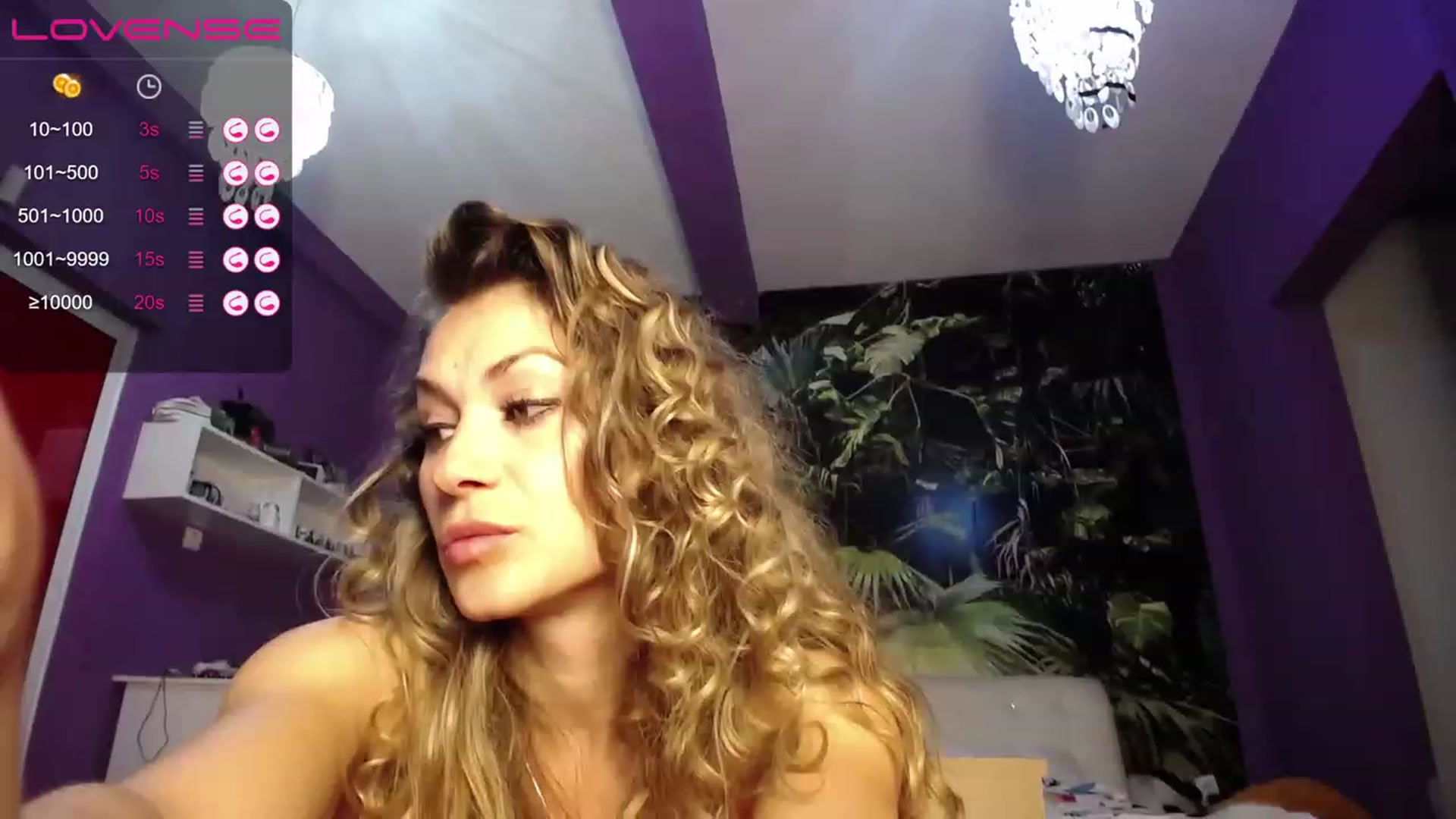 Gallery image thumbnail from AmazingMarry's myfreecams stream on, 11/18/2022, 16:19 image 12 of 20