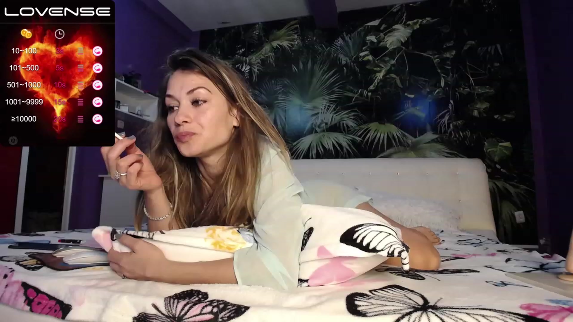 Gallery image thumbnail from AmazingMarry's myfreecams stream on, 01/29/2023, 21:33 image 19 of 20