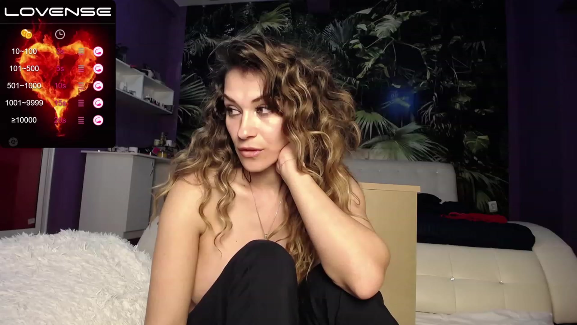 Gallery image thumbnail from AmazingMarry's myfreecams stream on, 03/29/2023, 18:16 image 20 of 20