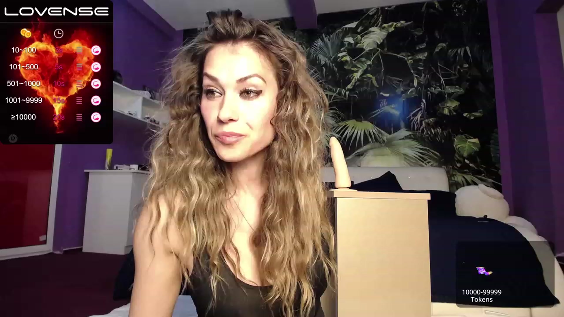 Gallery image thumbnail from AmazingMarry's myfreecams stream on, 04/08/2023, 20:07 image 13 of 20