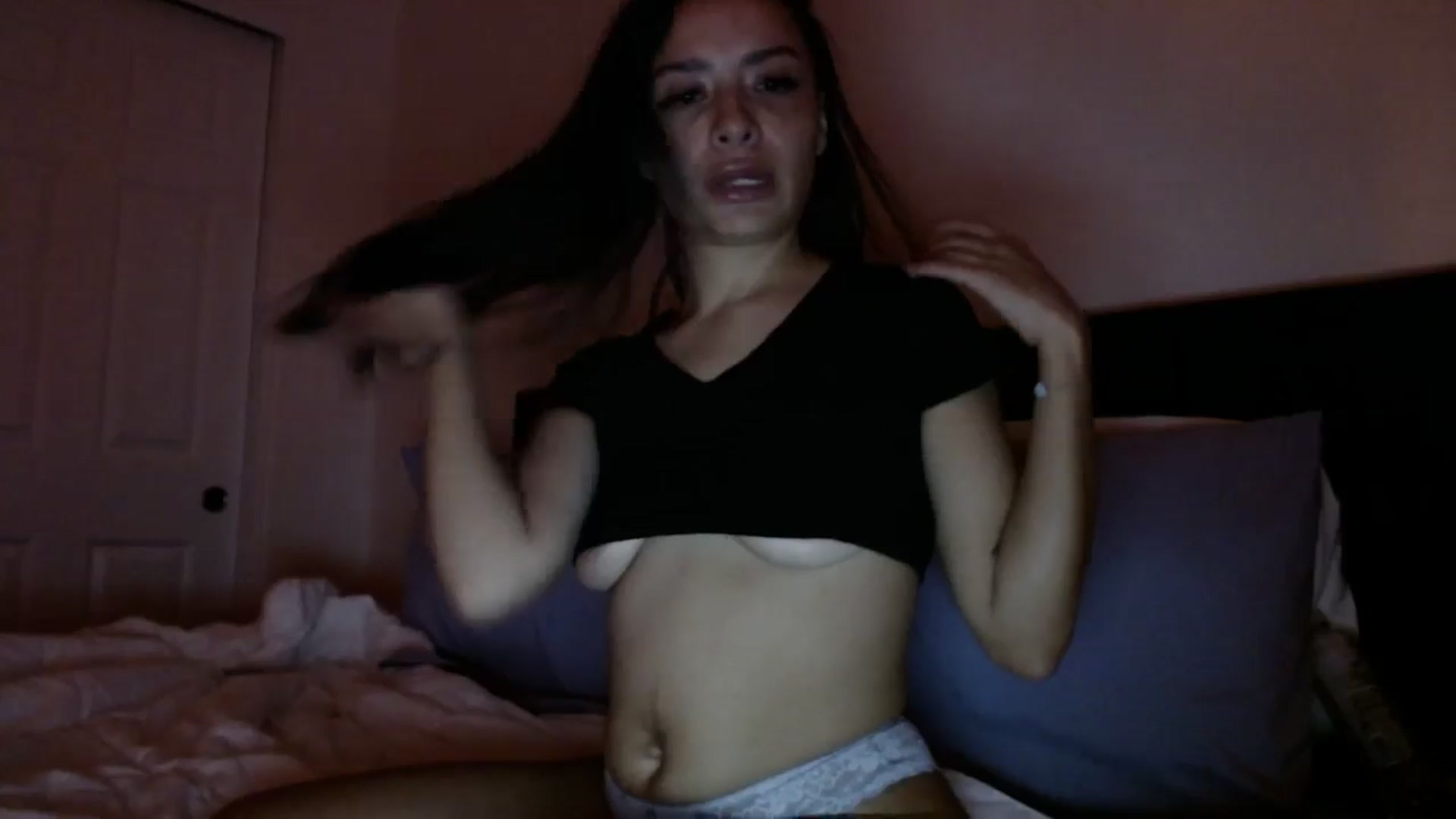 Gallery image thumbnail from AmazingZo's myfreecams stream on, 04/30/2025, 12:18 image 10 of 20