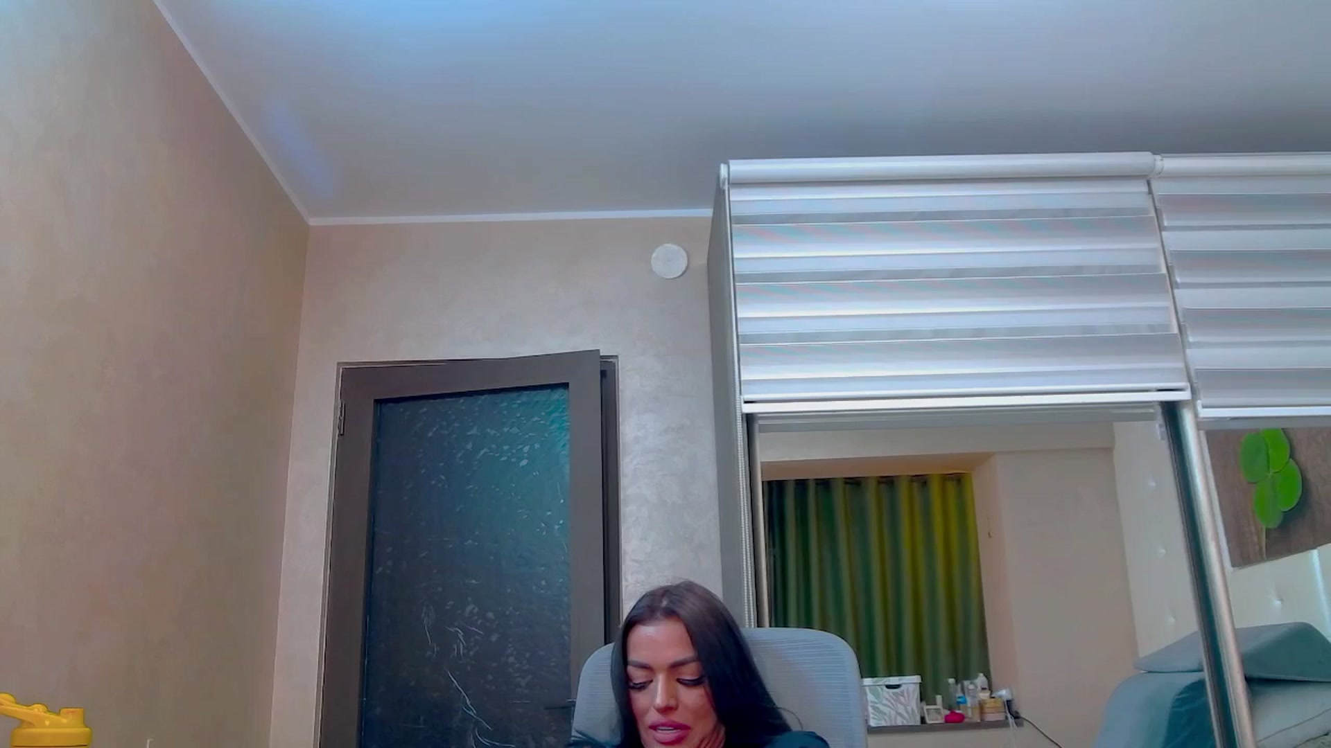 Gallery image thumbnail from Amazing_Ass1's myfreecams stream on, 12/14/2025, 18:42 image 17 of 20